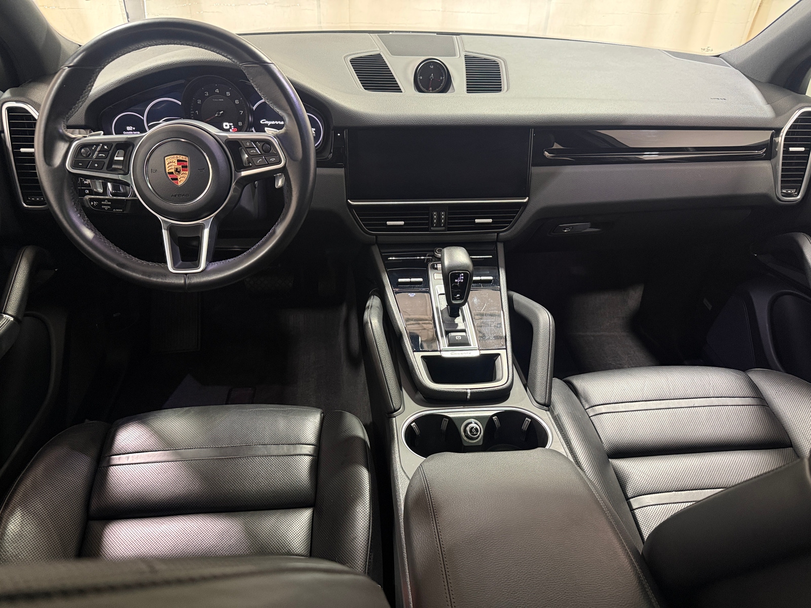 Thumbnail: 2020 Porsche Cayenne - 2