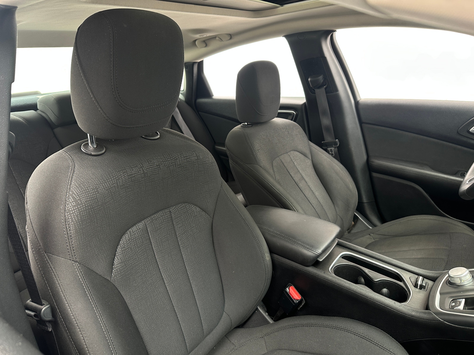 Thumbnail: 2016 Chrysler 200 - 2