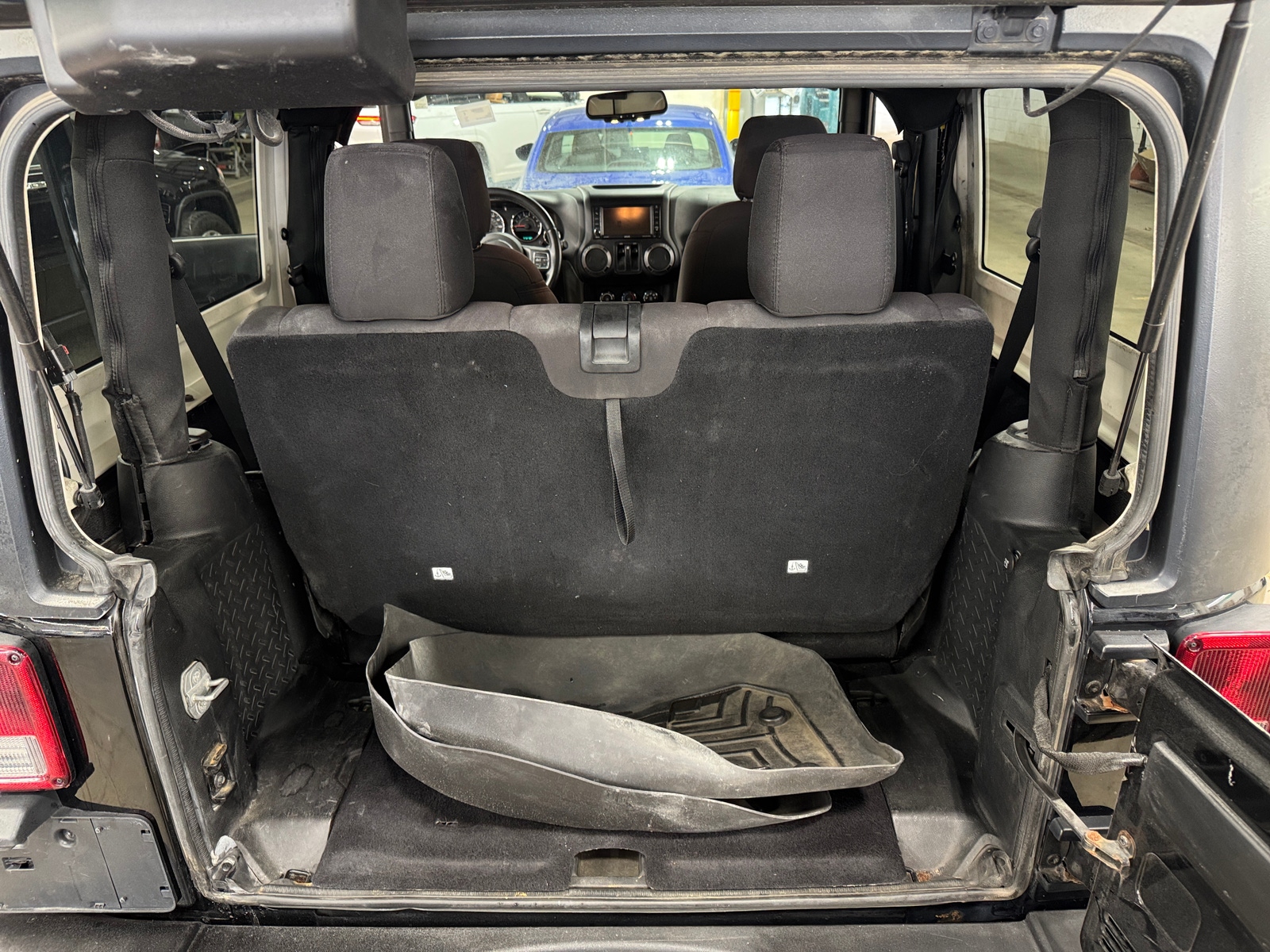 Thumbnail: 2015 Jeep Wrangler - 7