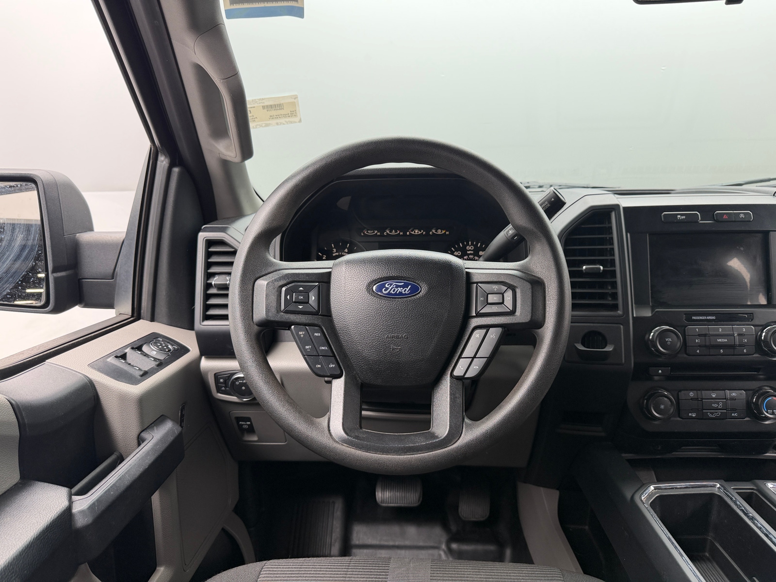 Thumbnail: 2018 Ford Econoline - 5