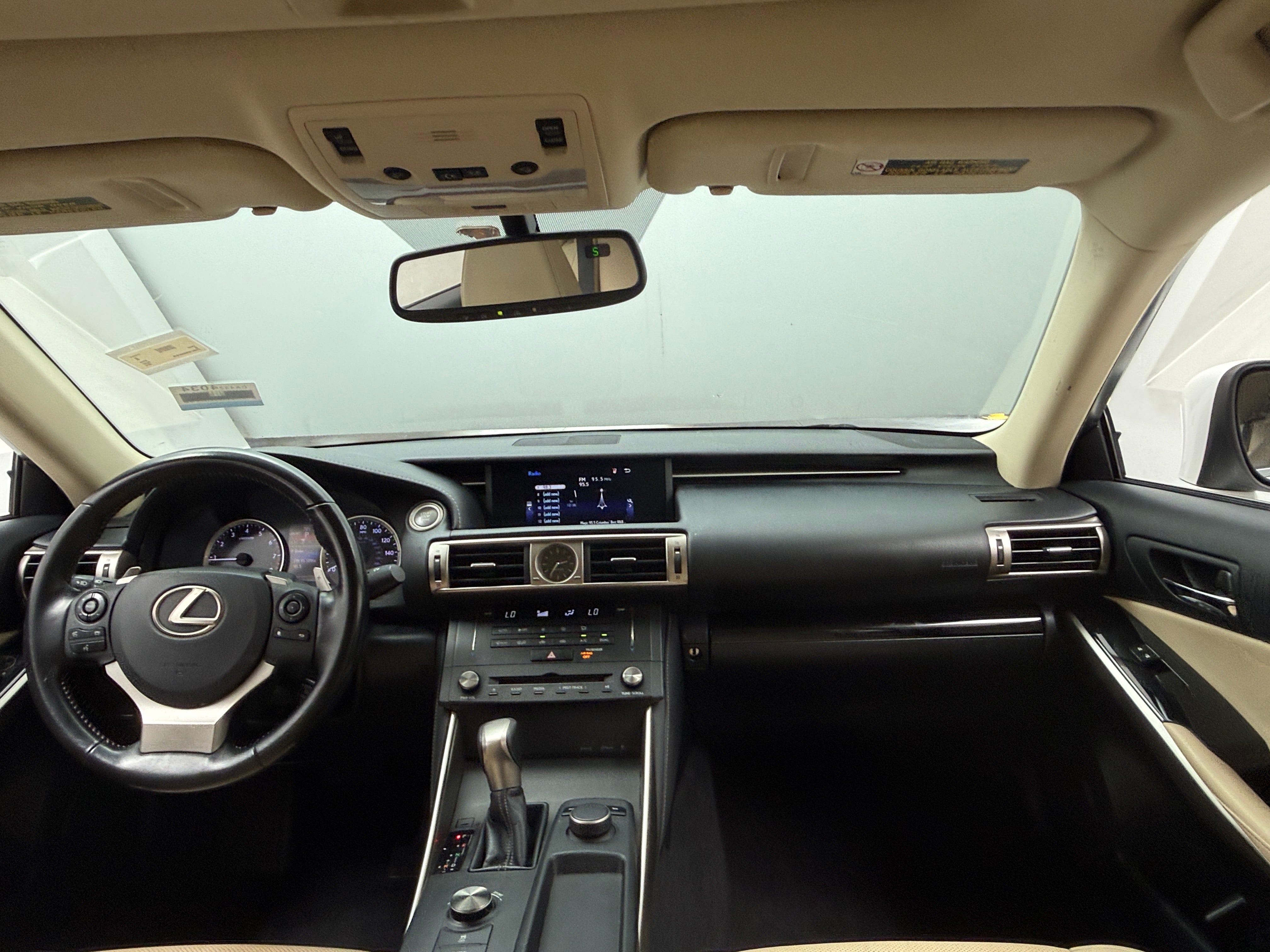 2016 Lexus IS 200t - Photo 3