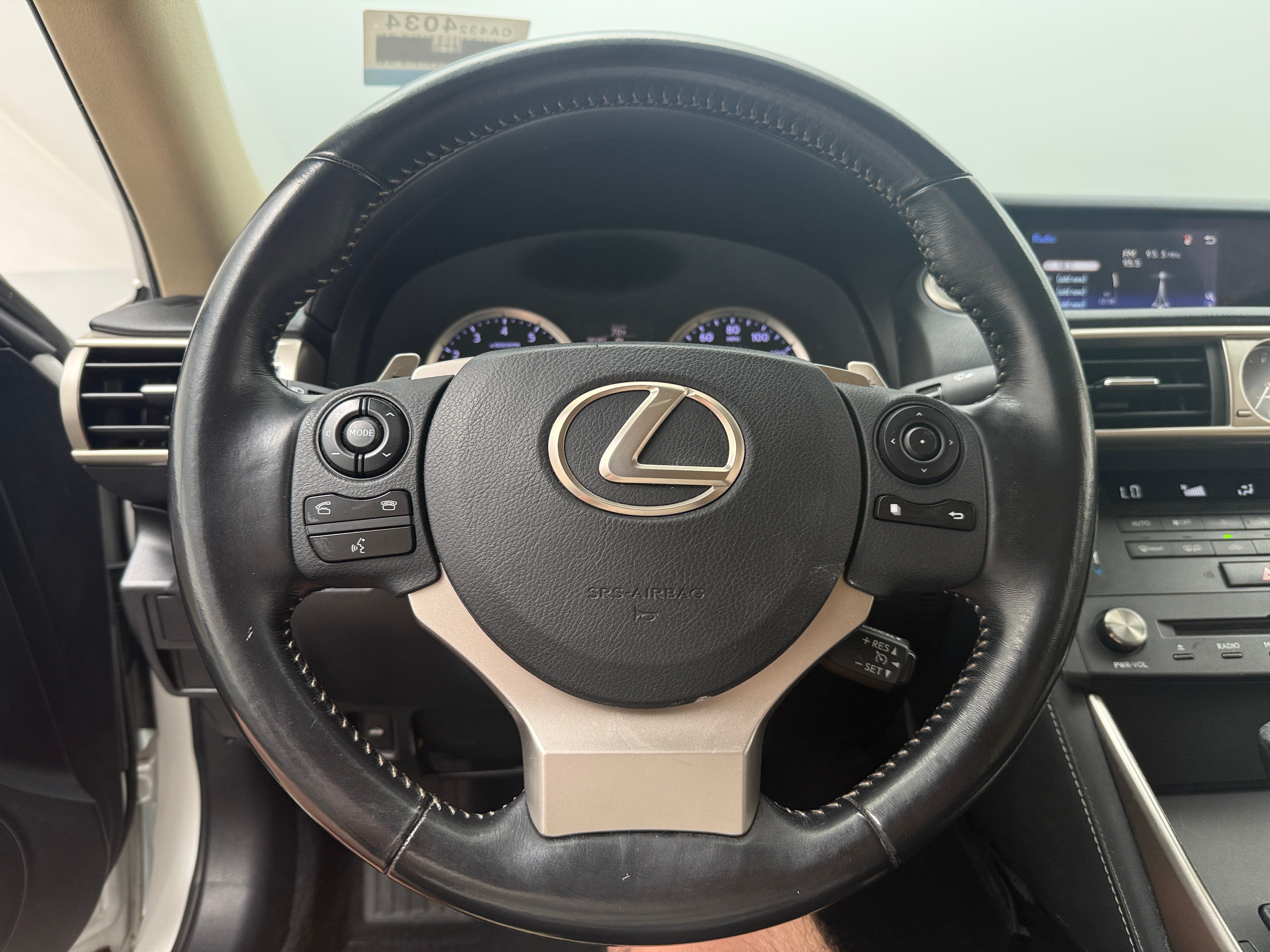2016 Lexus IS 200t - Photo 6