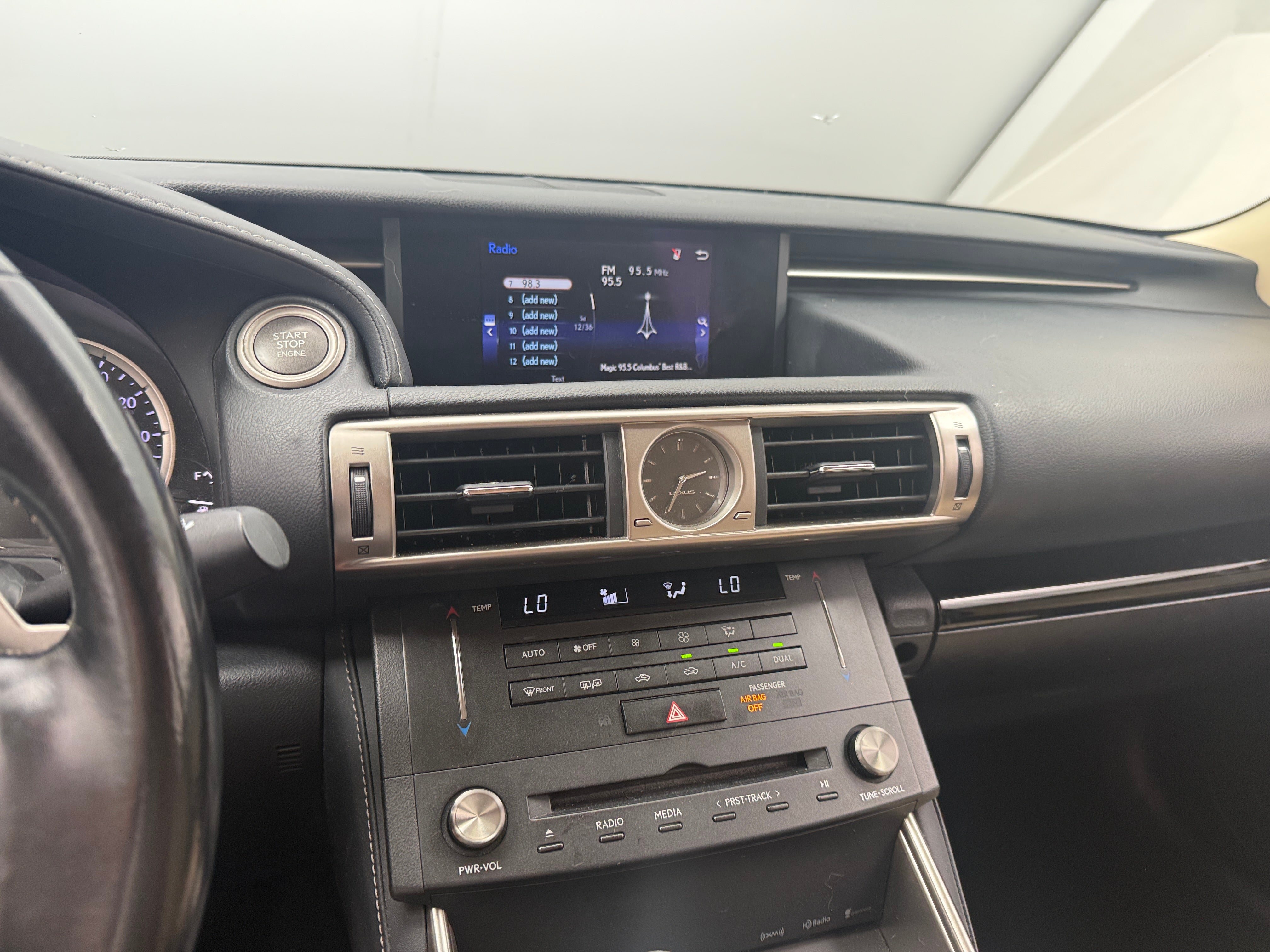 2016 Lexus IS 200t - Photo 13