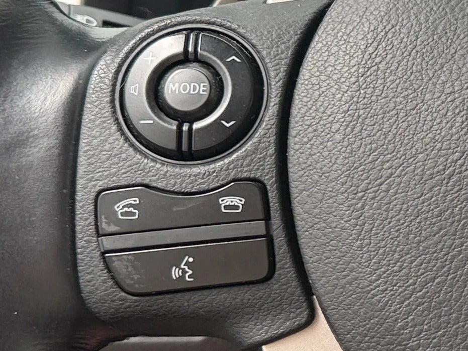 2016 Lexus IS 200t - Photo 16