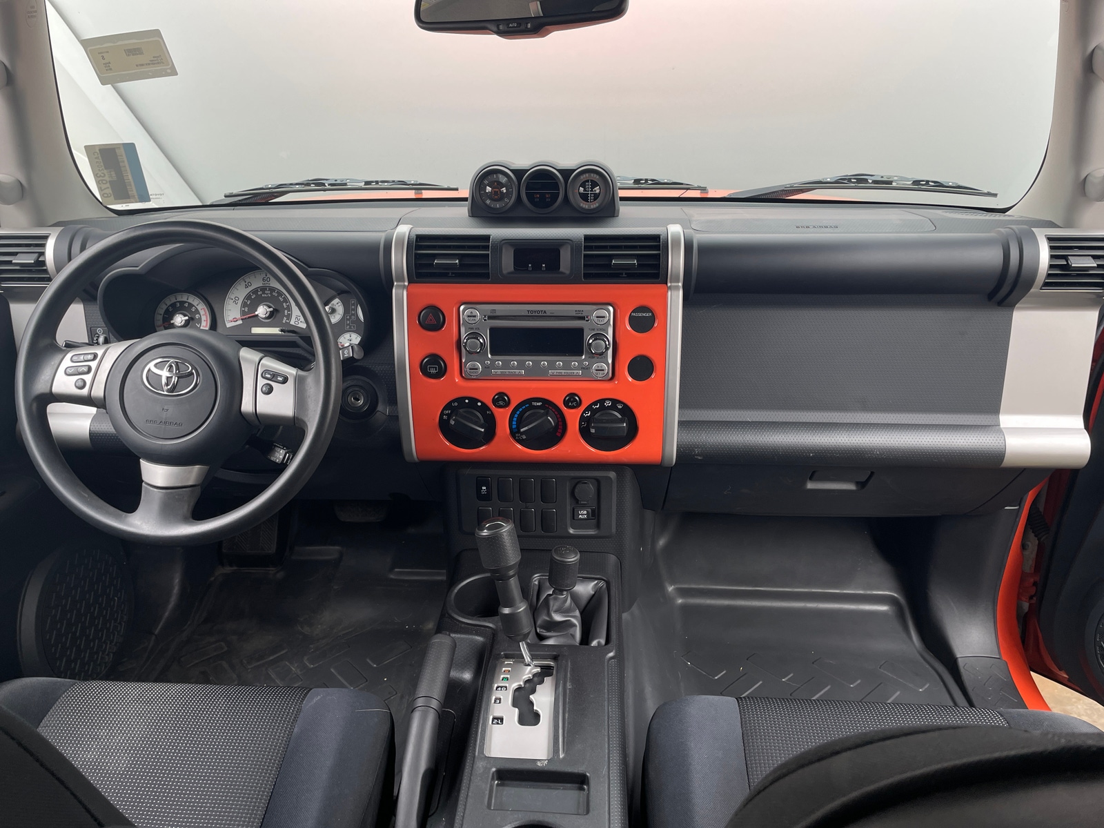 Thumbnail: 2014 Toyota FJ Cruiser - 3