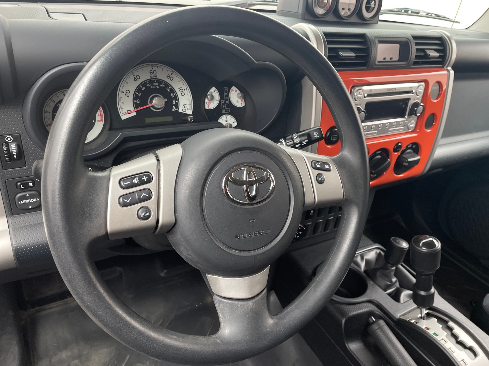 Thumbnail: 2014 Toyota FJ Cruiser - 5