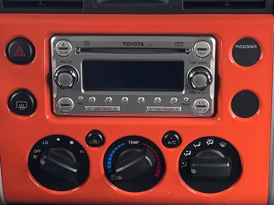 Thumbnail: 2014 Toyota FJ Cruiser - 4