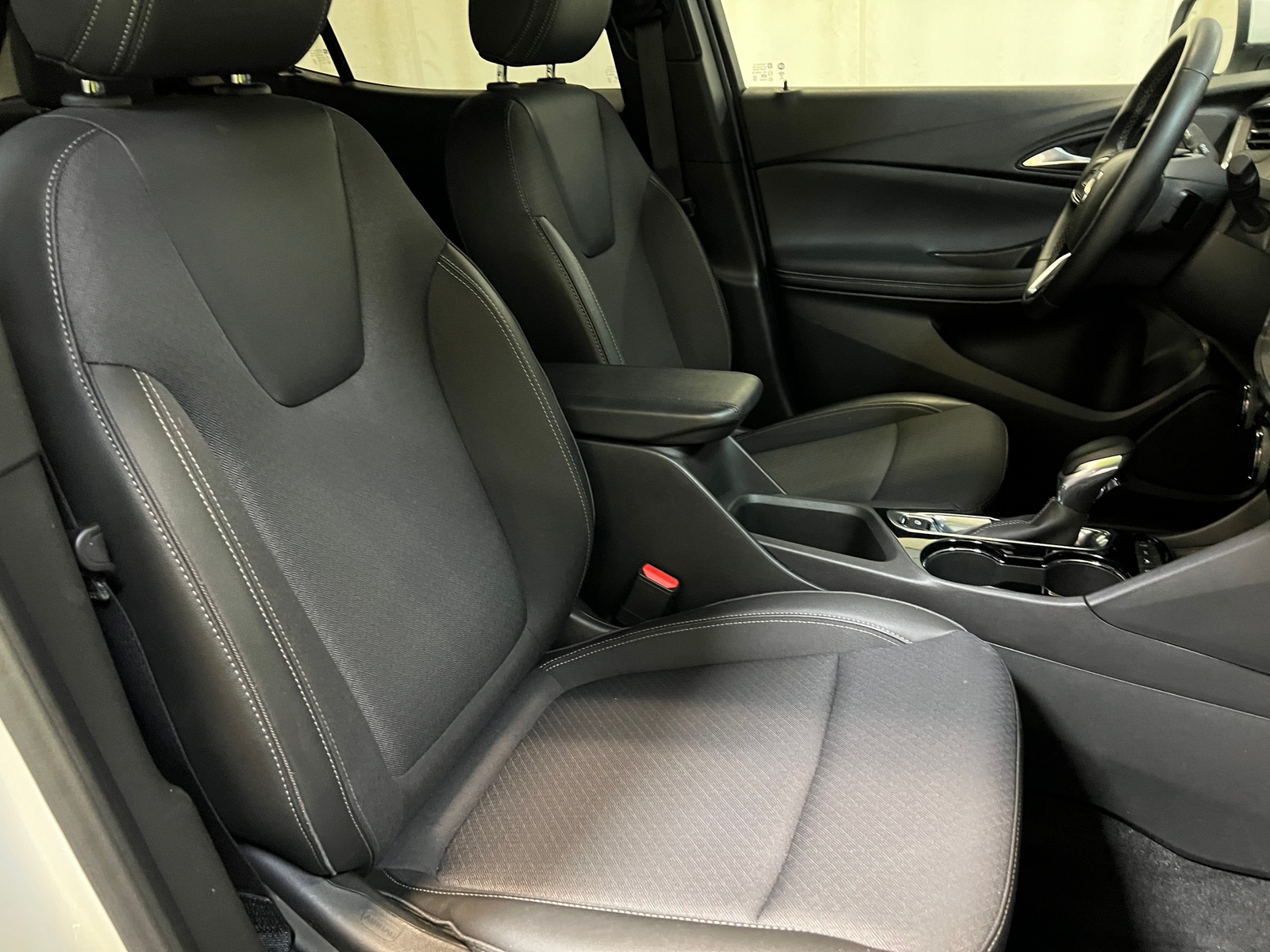 Thumbnail: 2025 Buick Encore GX - 2