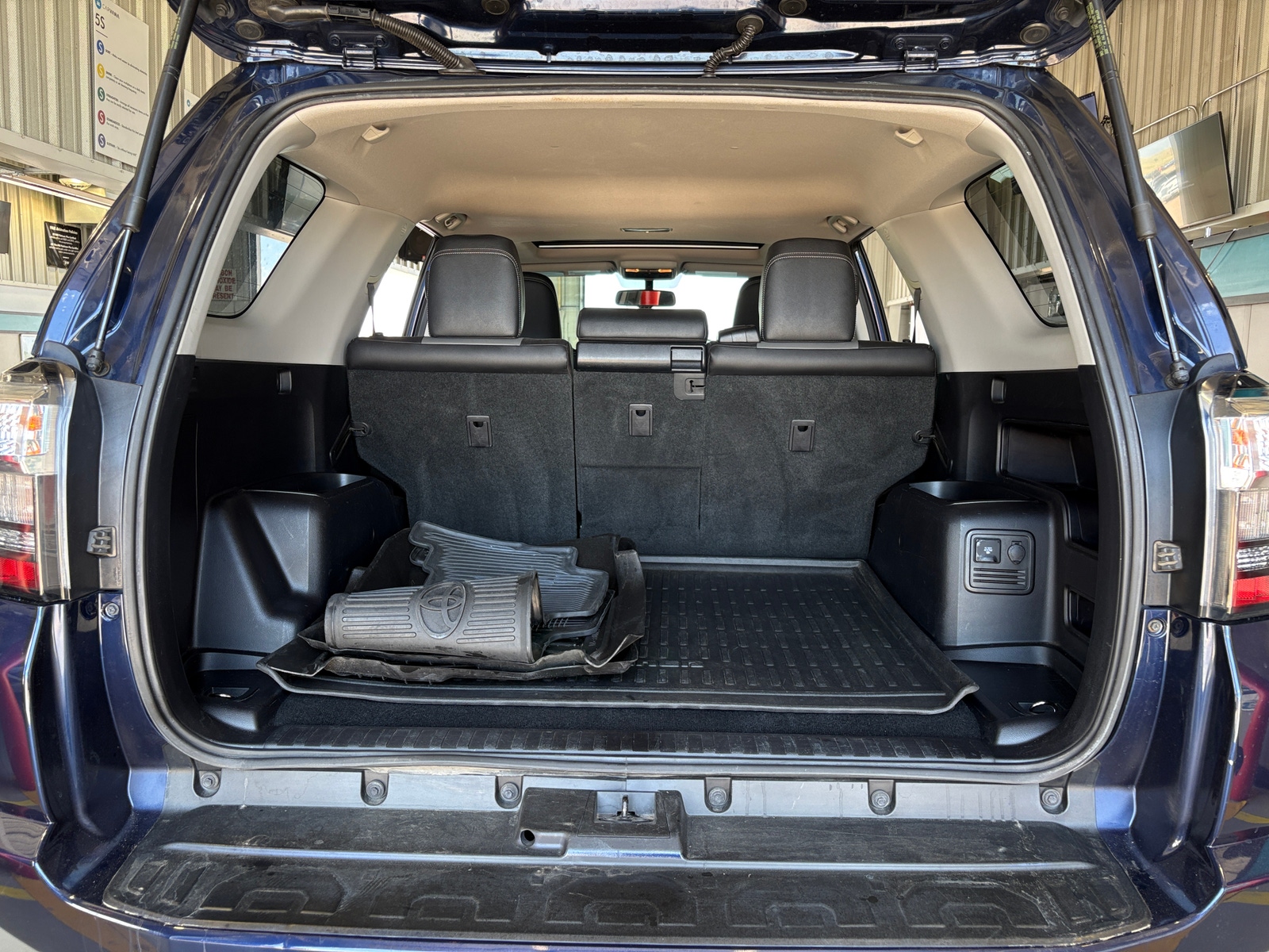 Thumbnail: 2019 Toyota 4Runner - 6