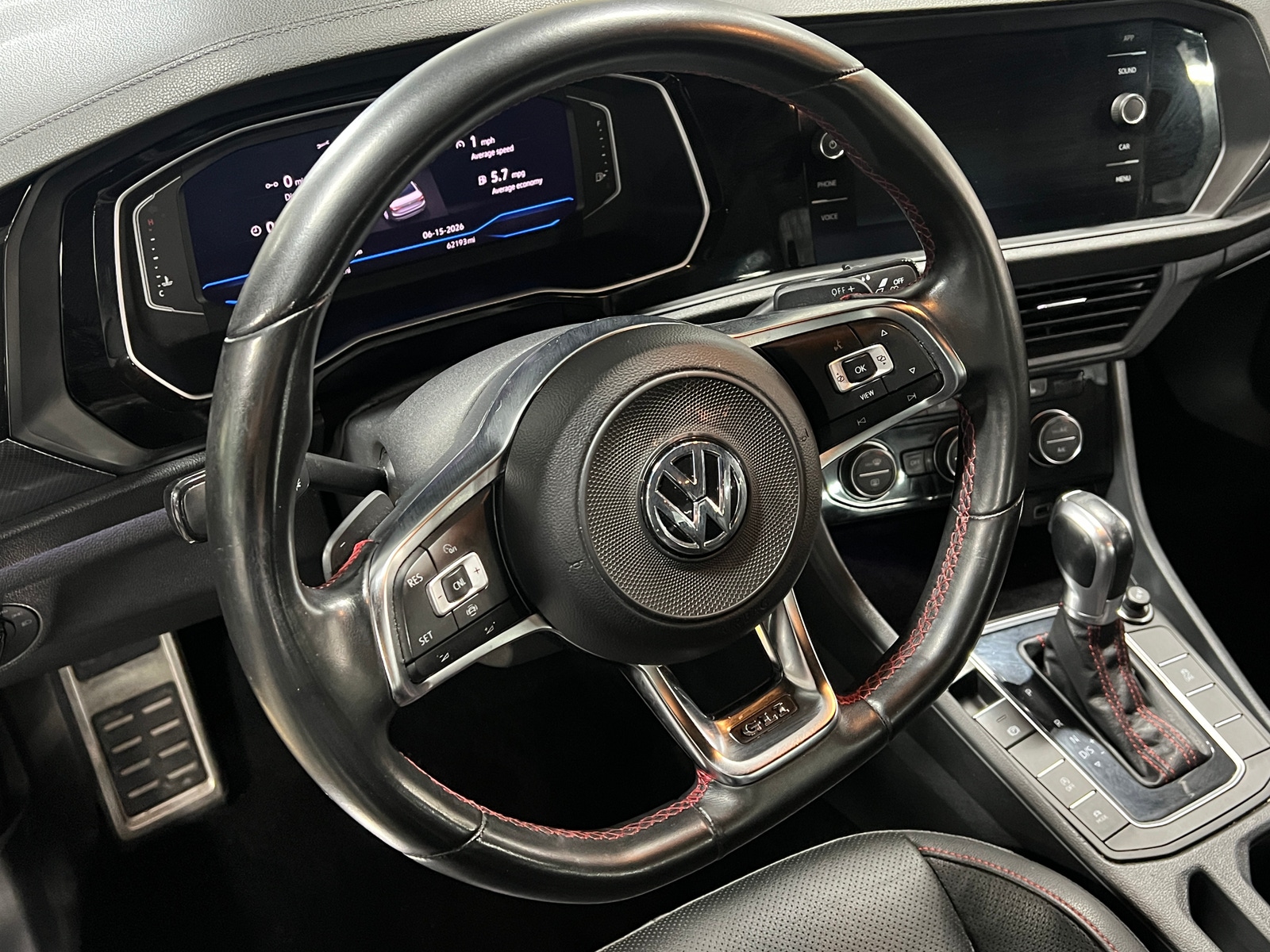 Thumbnail: 2019 Volkswagen Jetta - 4