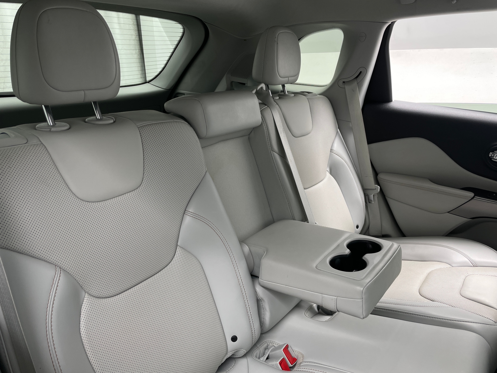Thumbnail: 2019 Jeep Cherokee - 5