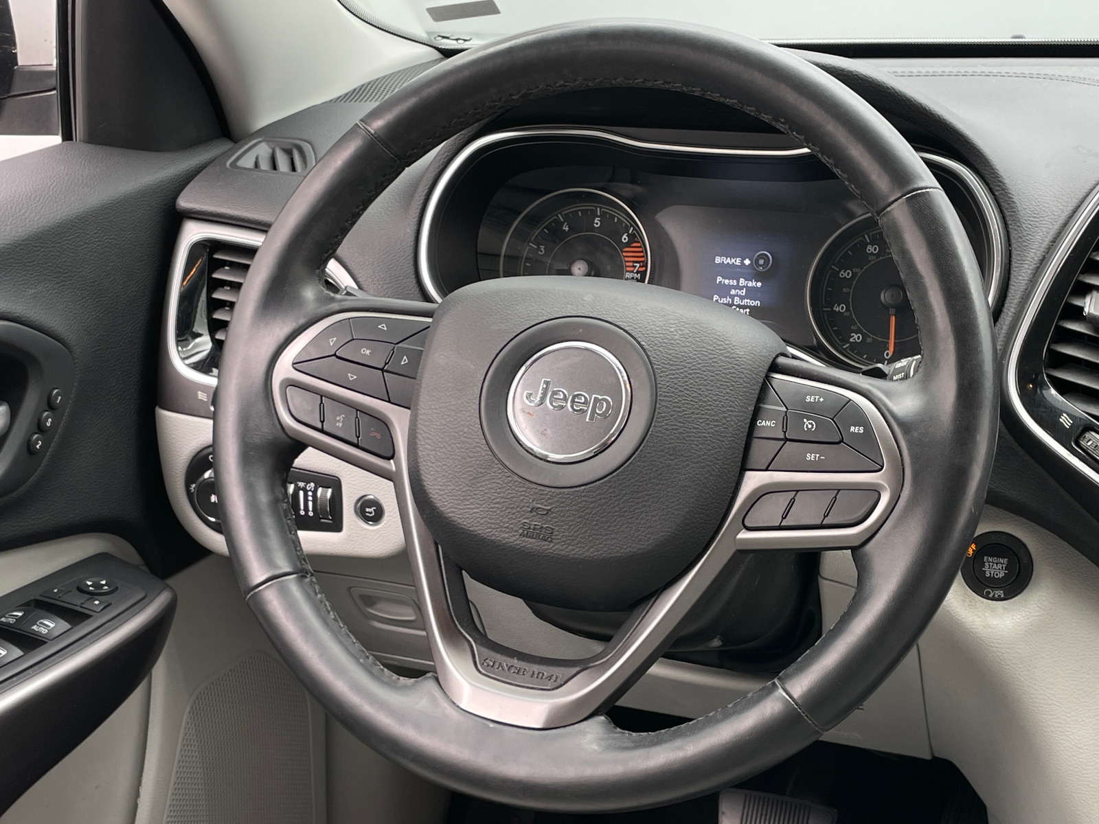 Thumbnail: 2019 Jeep Cherokee - 4
