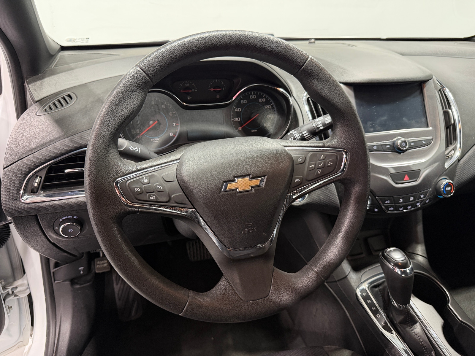 Thumbnail: 2017 Chevrolet Cruze - 5