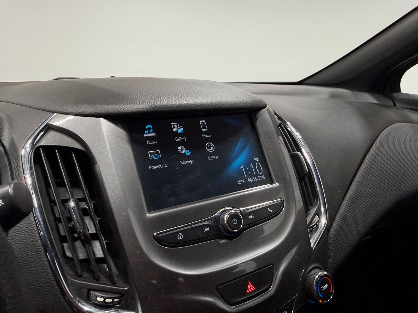 Thumbnail: 2017 Chevrolet Cruze - 4