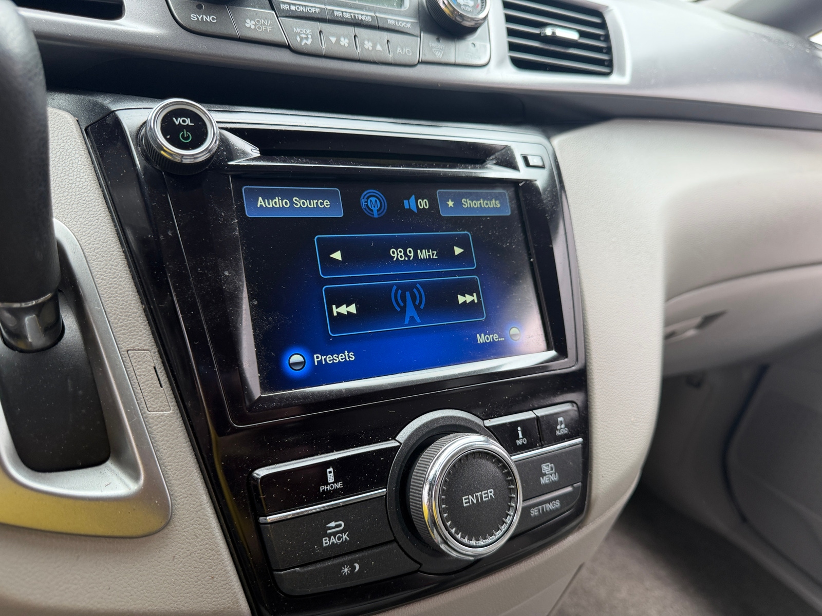 Thumbnail: 2014 Honda Odyssey - 4