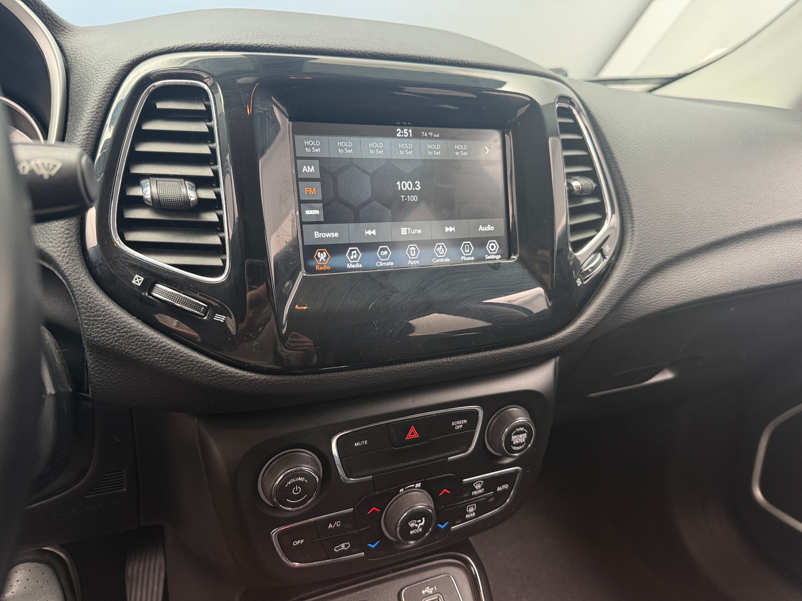 Thumbnail: 2021 Jeep Compass - 4