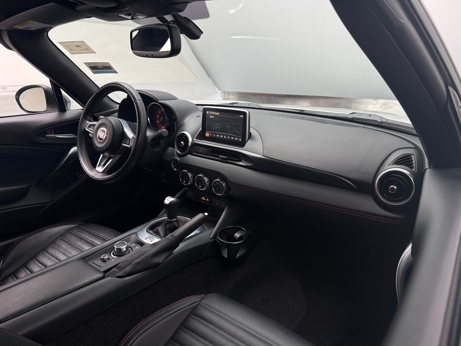Thumbnail: 2017 Fiat 124 Spider - 2