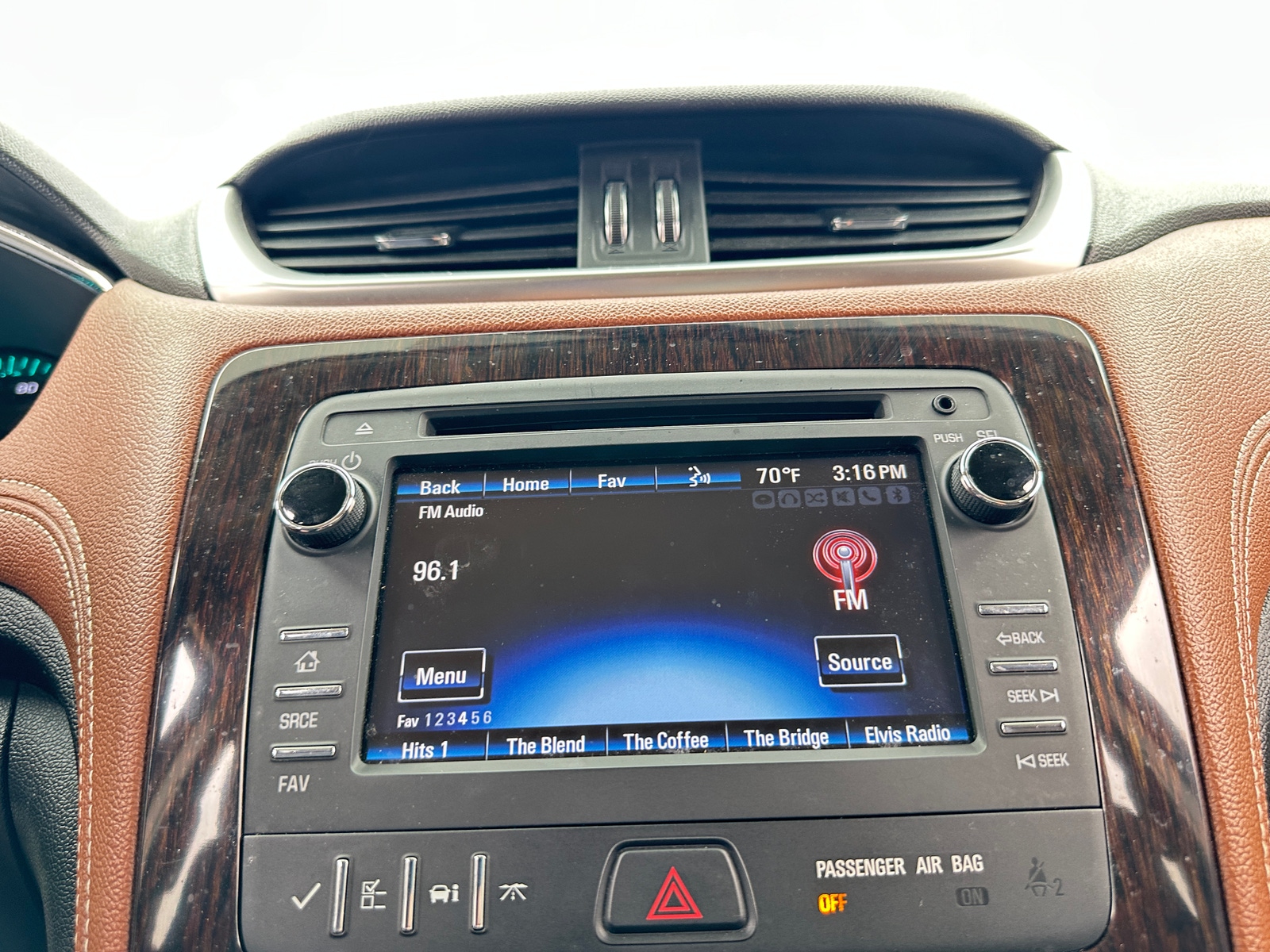 Thumbnail: 2015 Chevrolet Traverse - 4