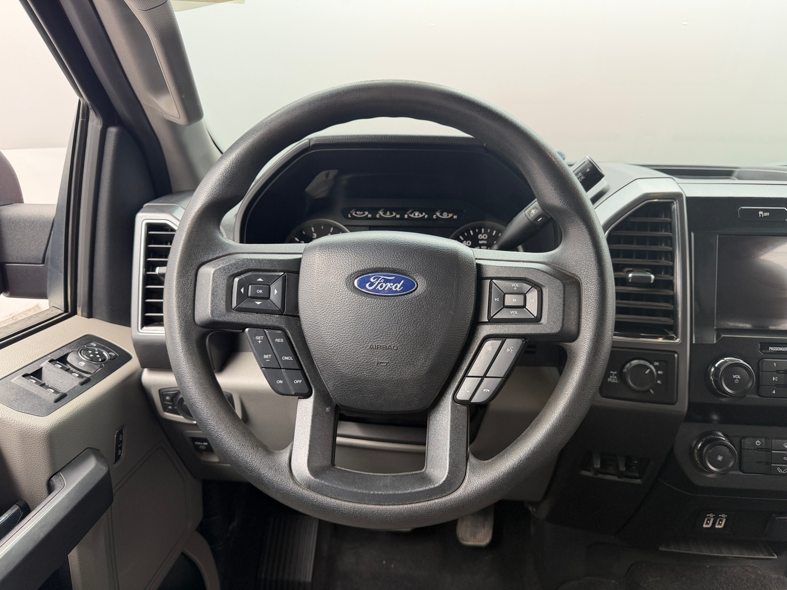 Thumbnail: 2020 Ford Econoline - 5