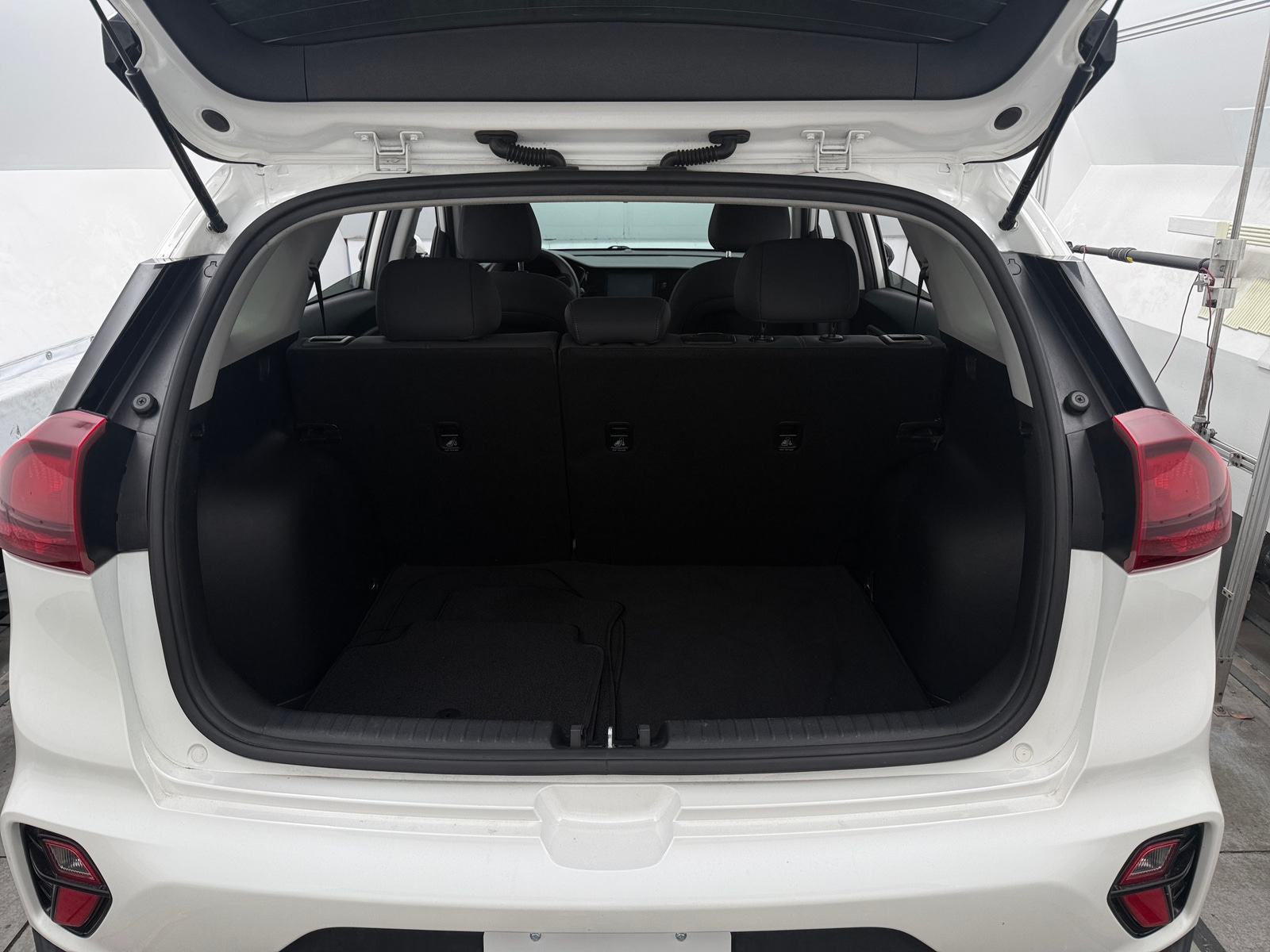 Thumbnail: 2021 Kia Niro - 7