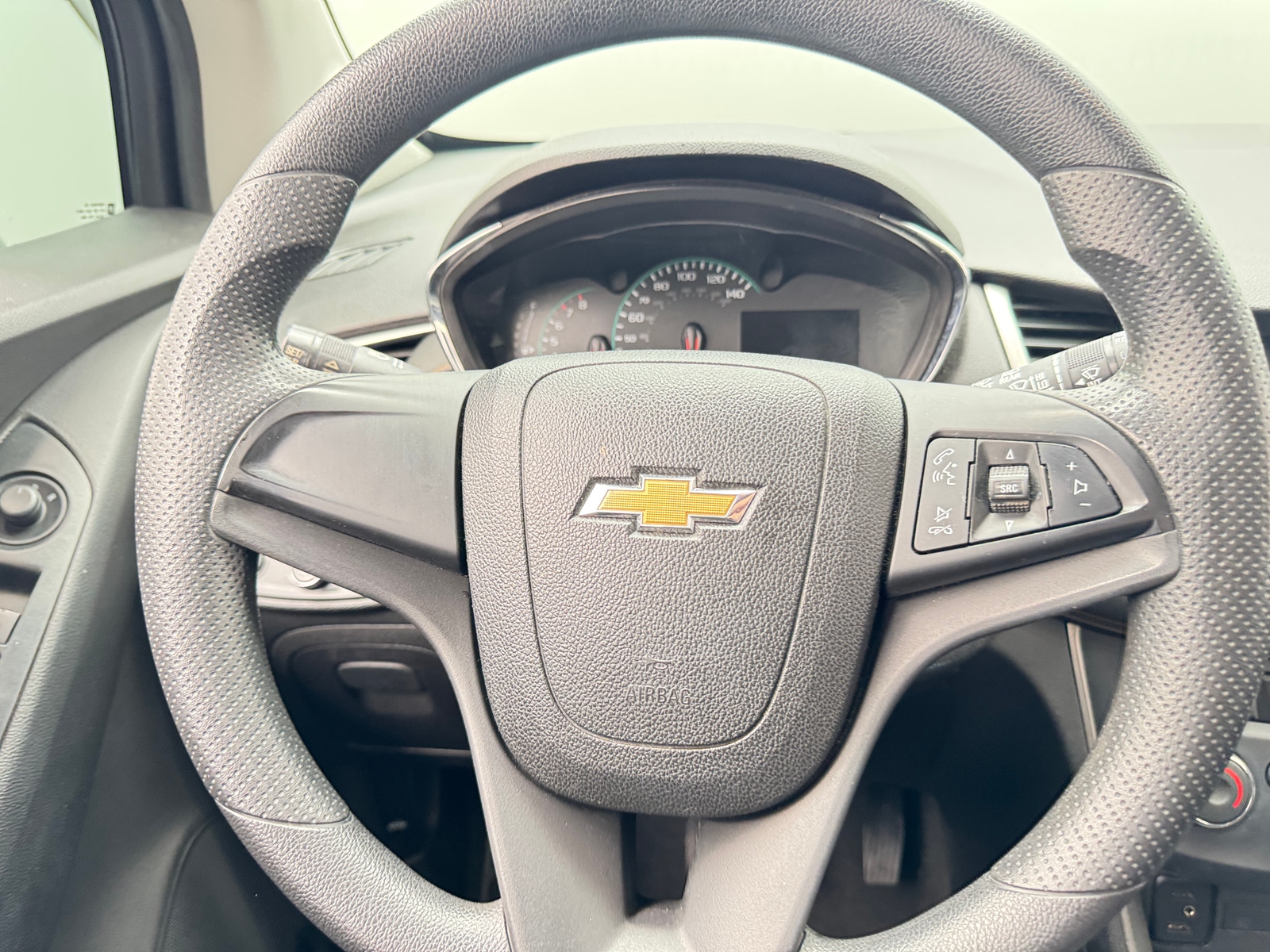 Thumbnail: 2017 Chevrolet Trax - 5
