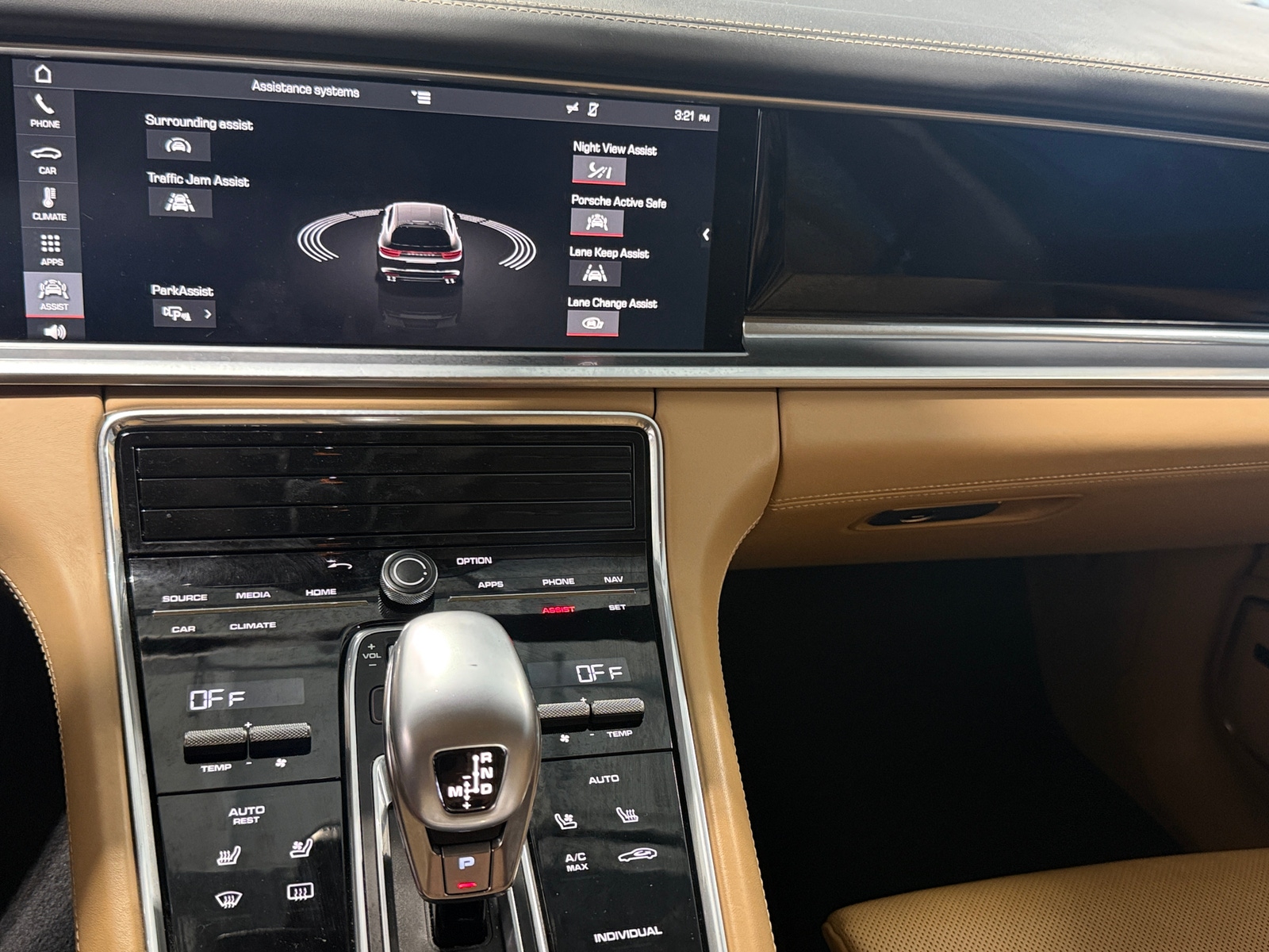 Thumbnail: 2018 Porsche Panamera - 4