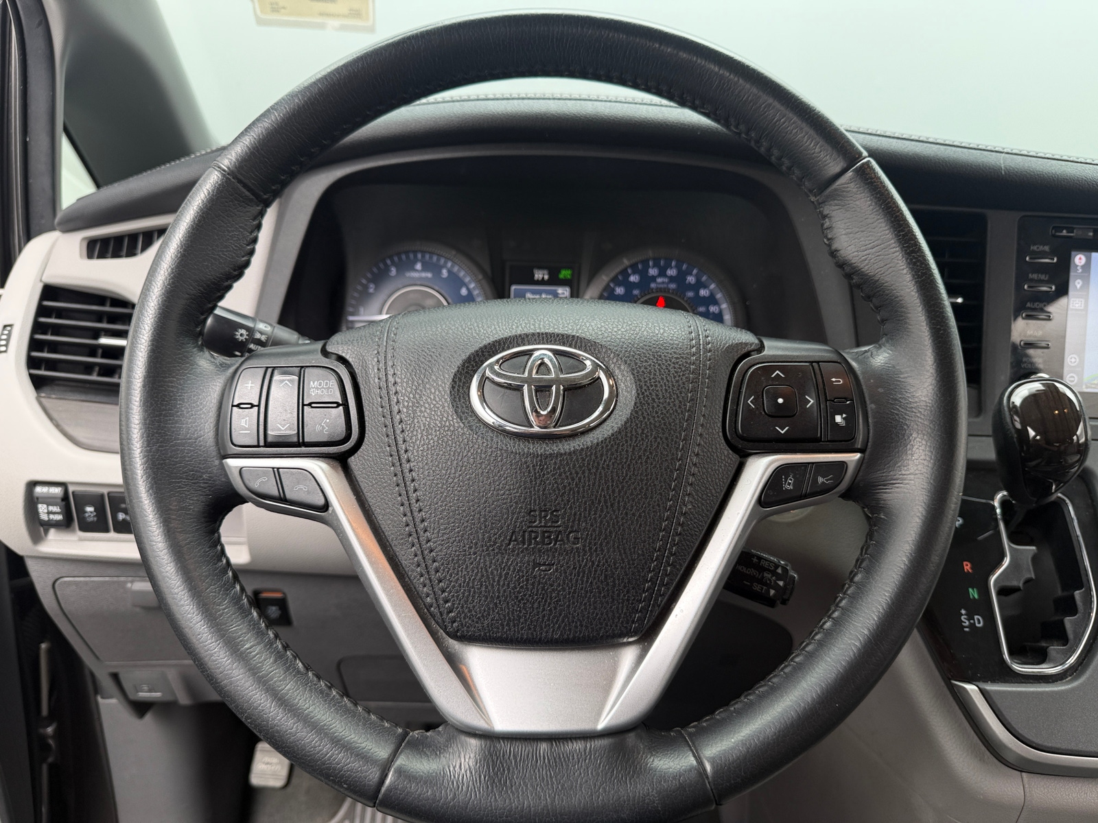 Thumbnail: 2020 Toyota Sienna - 4