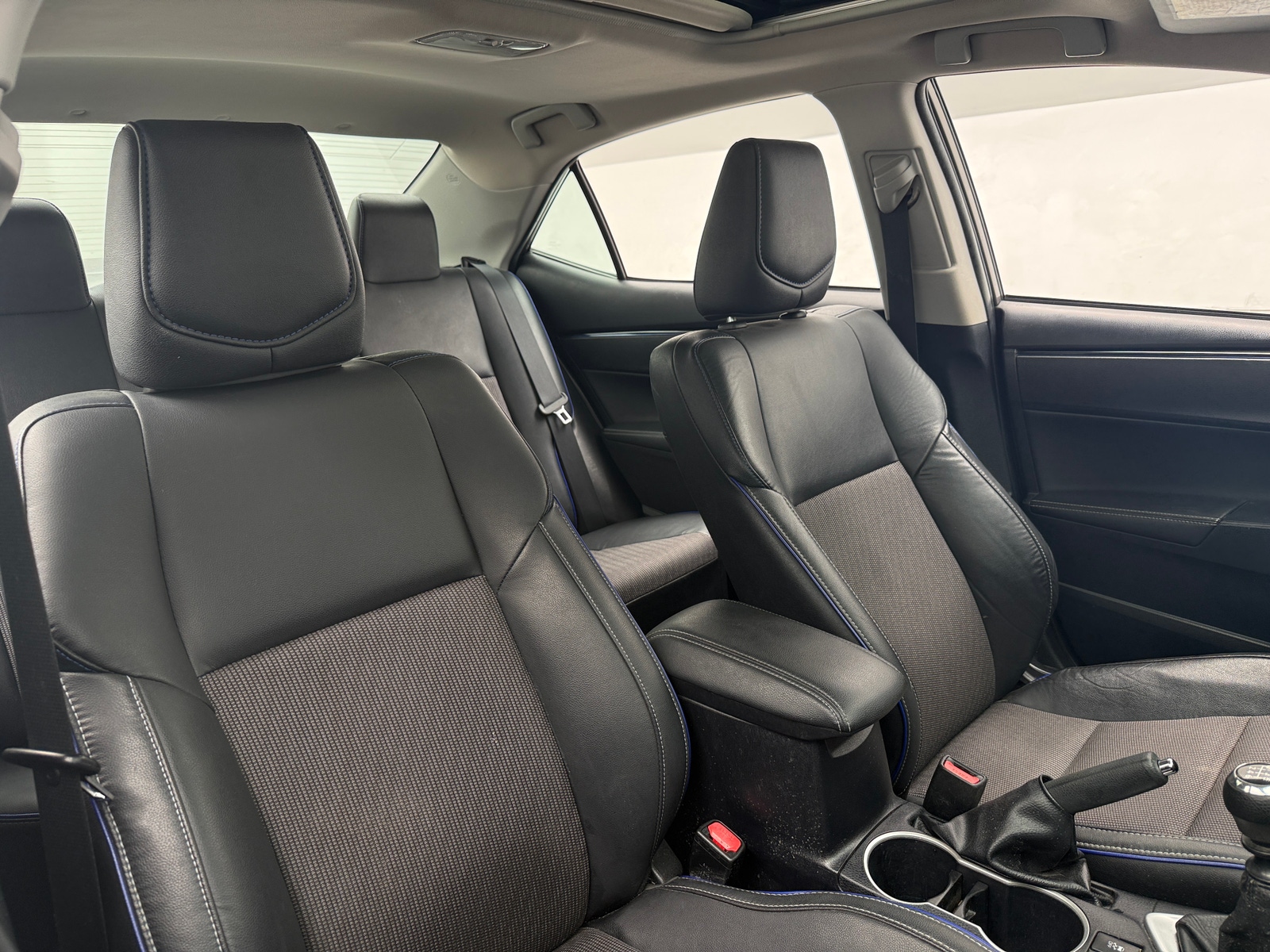 Thumbnail: 2017 Toyota Corolla - 2