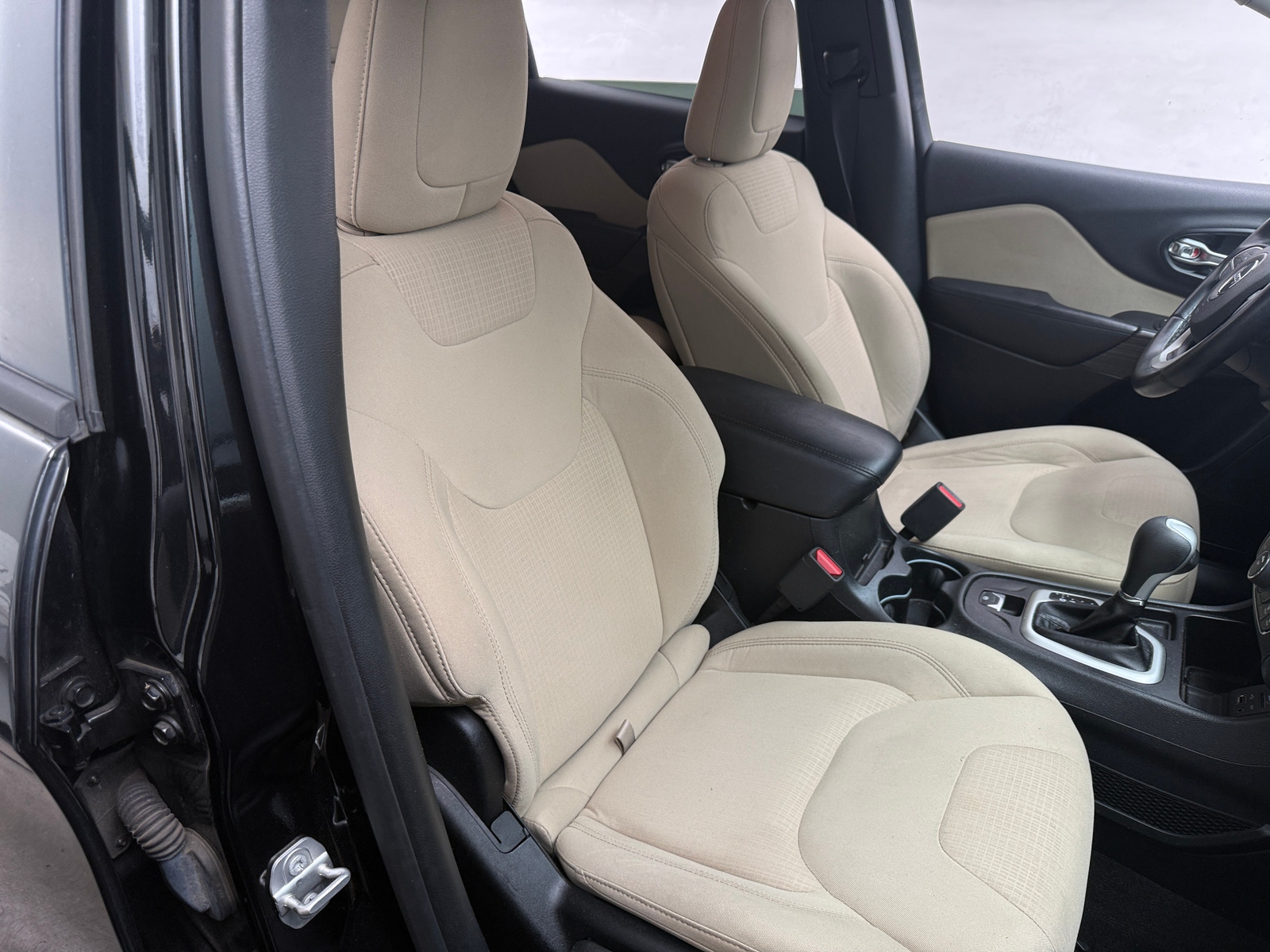 Thumbnail: 2016 Jeep Cherokee - 2