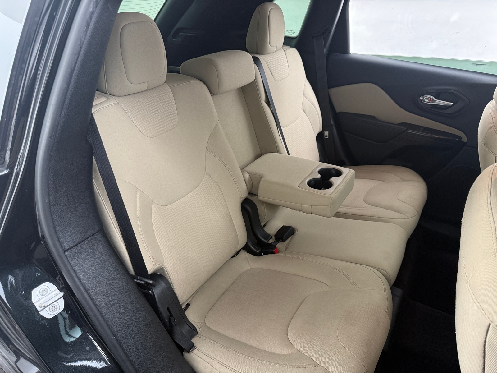 Thumbnail: 2016 Jeep Cherokee - 6