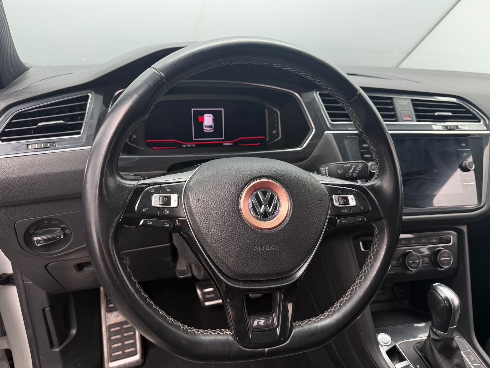 Thumbnail: 2019 Volkswagen Tiguan - 4