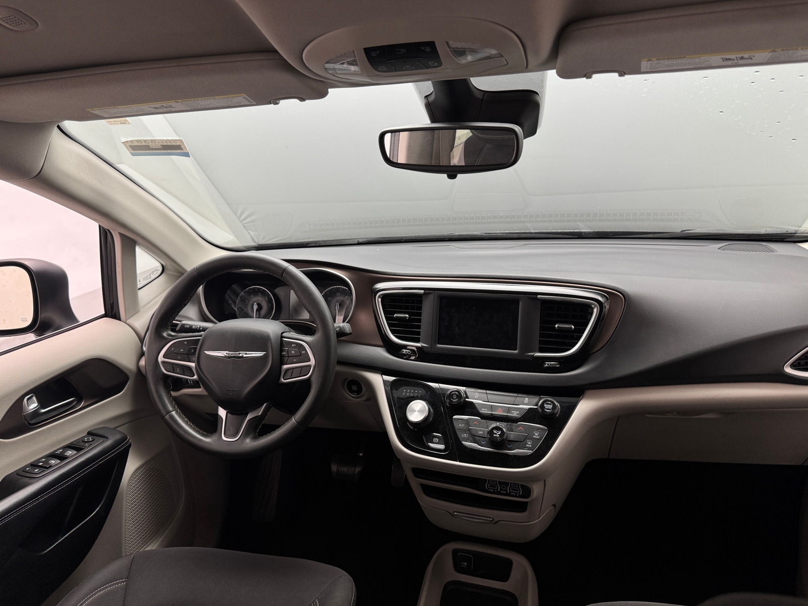 Thumbnail: 2023 Chrysler Voyager - 3