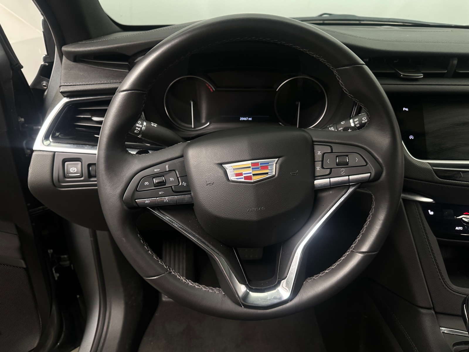 Thumbnail: 2024 Cadillac XT6 - 4