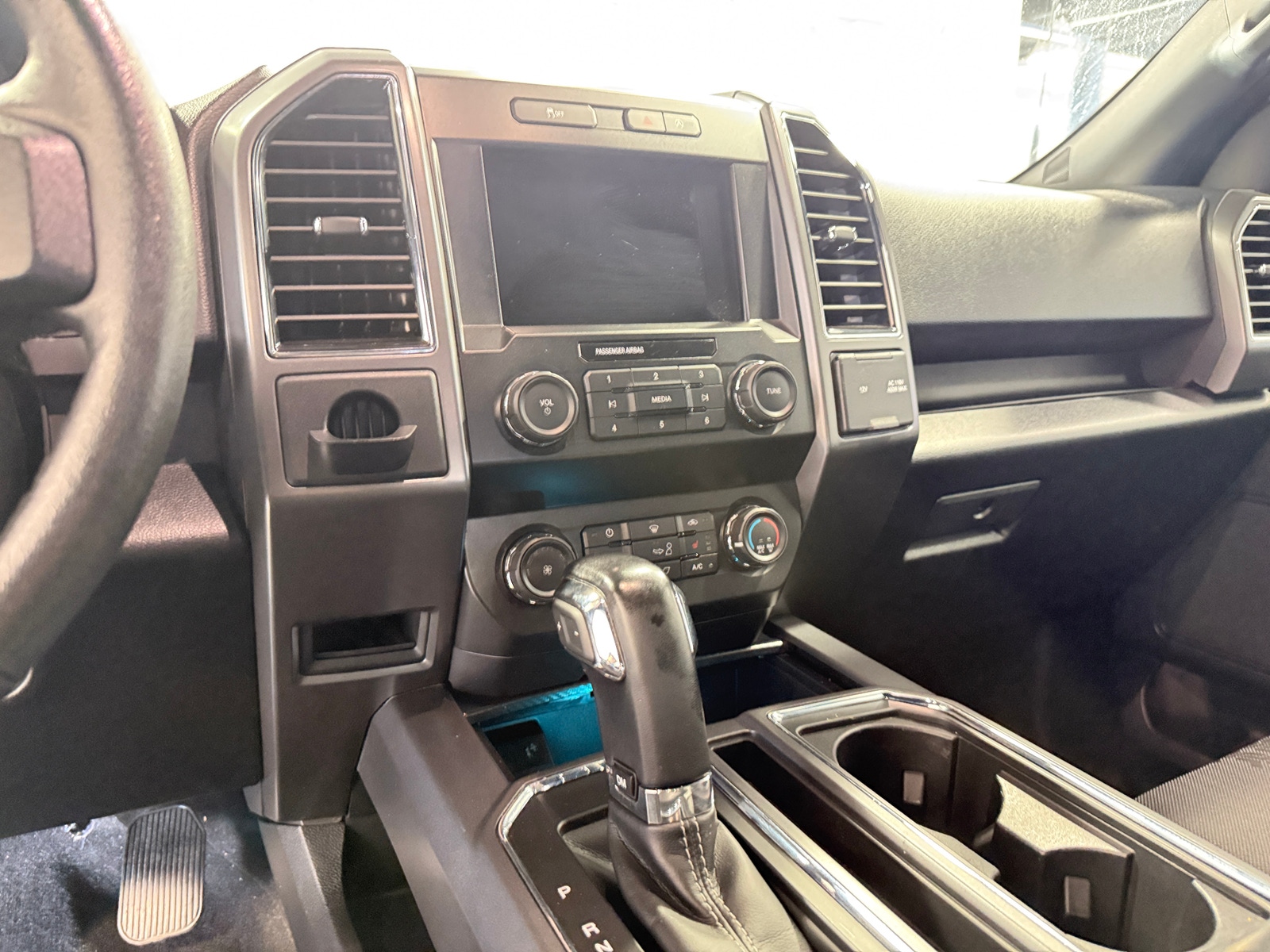 Thumbnail: 2020 Ford Econoline - 4