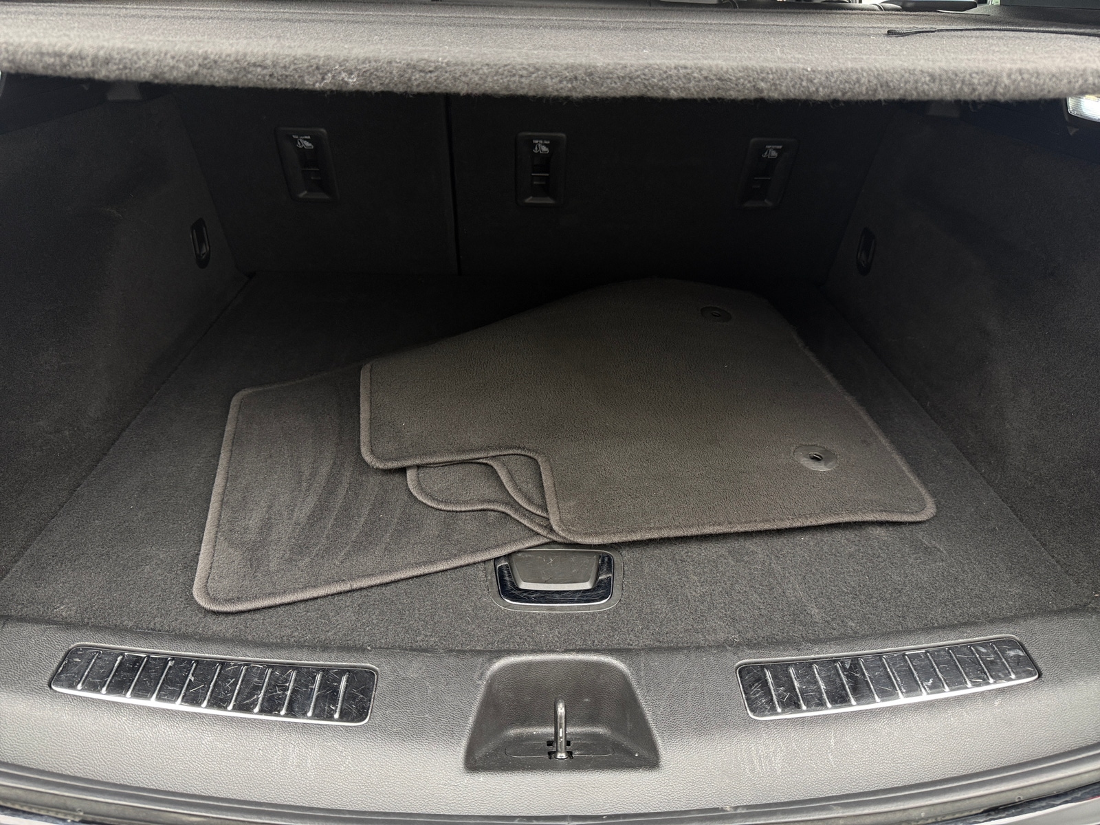Thumbnail: 2024 Cadillac XT4 - 6