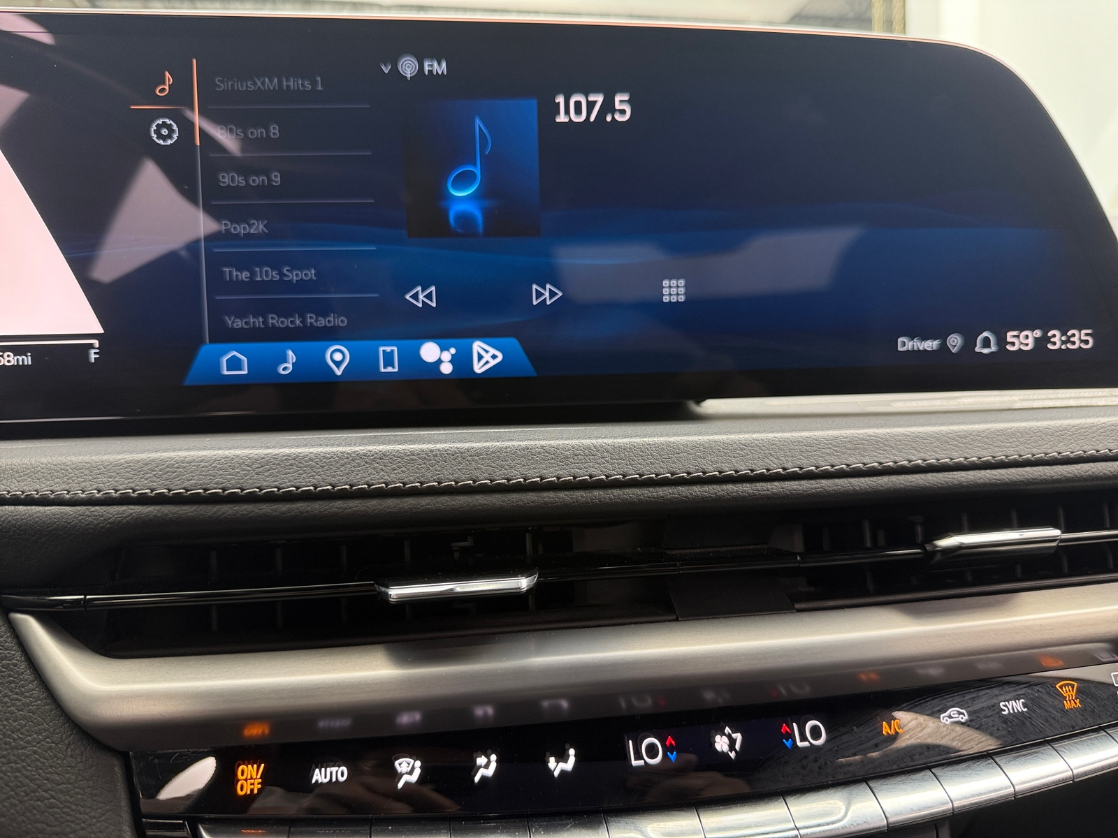 Thumbnail: 2024 Cadillac XT4 - 3