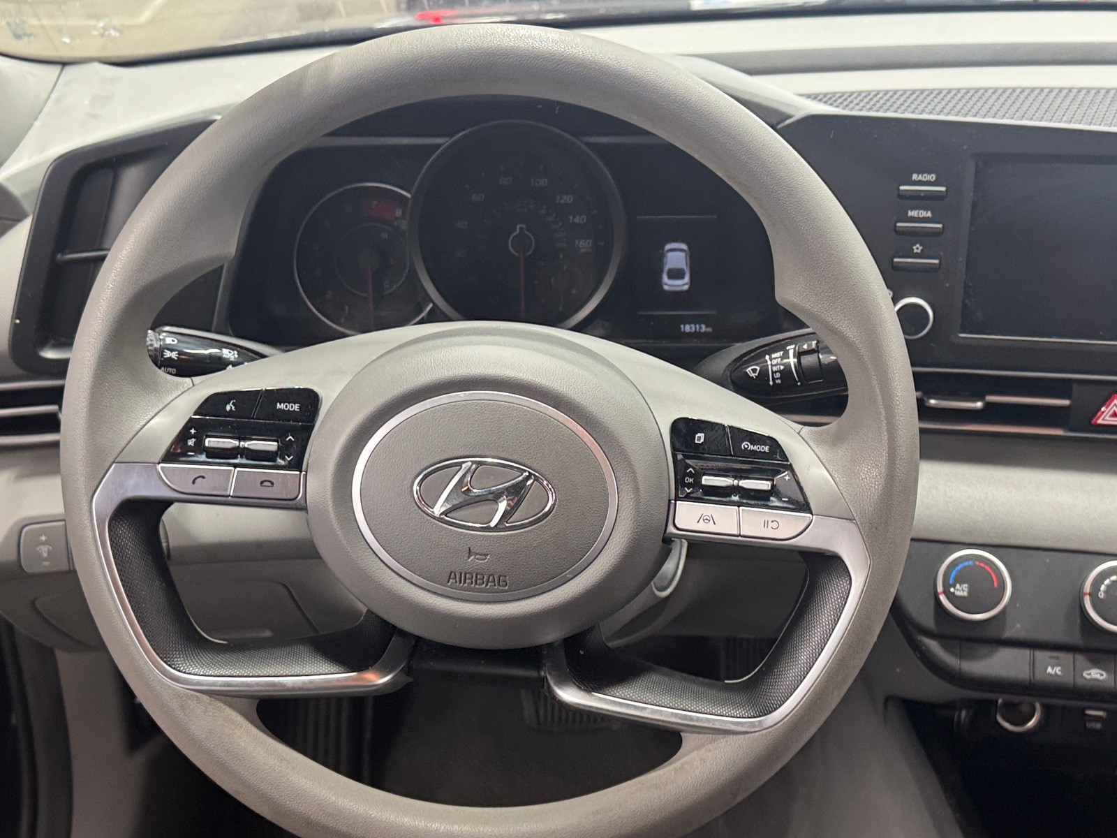 Thumbnail: 2022 Hyundai Elantra - 5