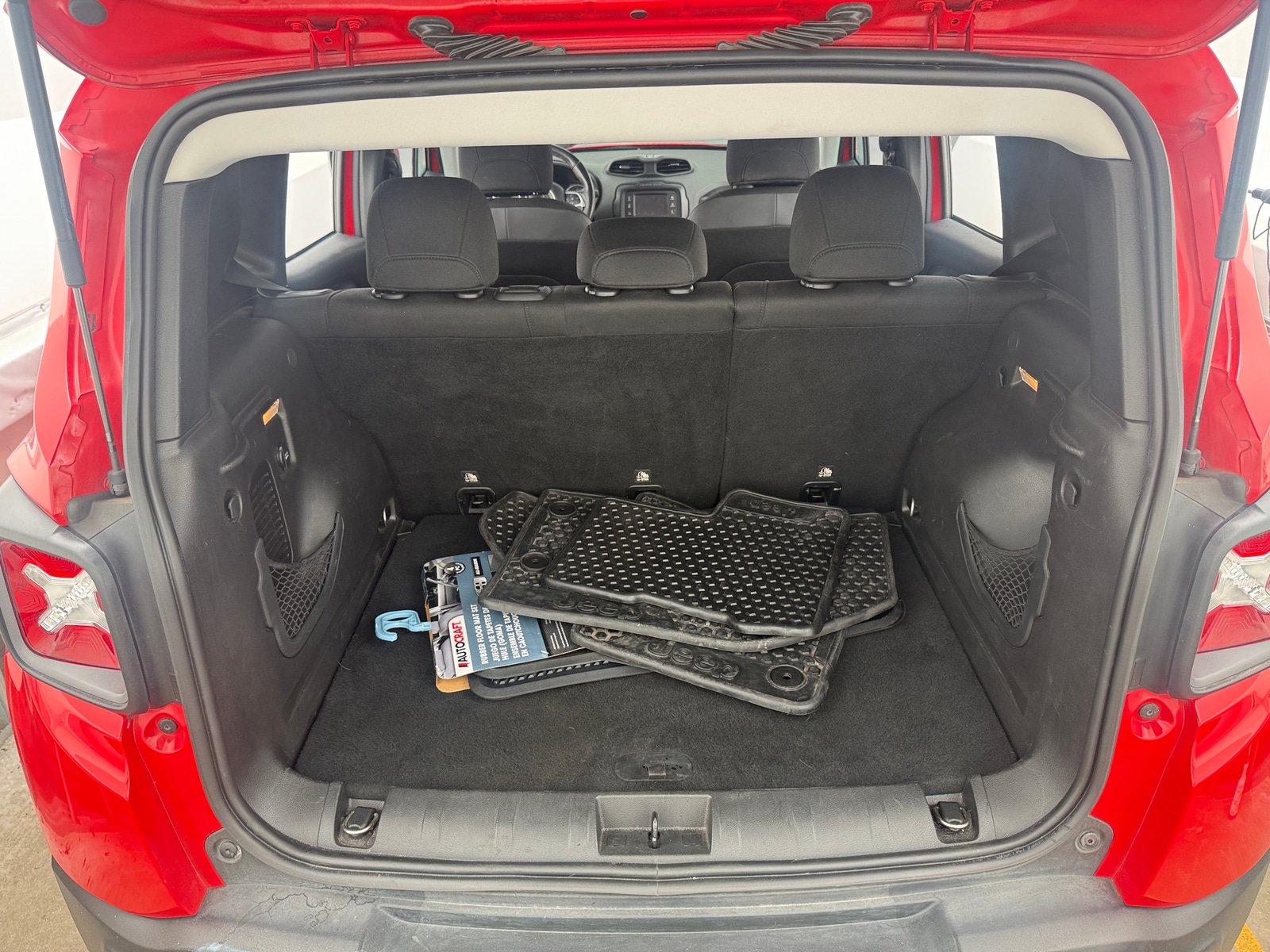 Thumbnail: 2017 Jeep Renegade - 7
