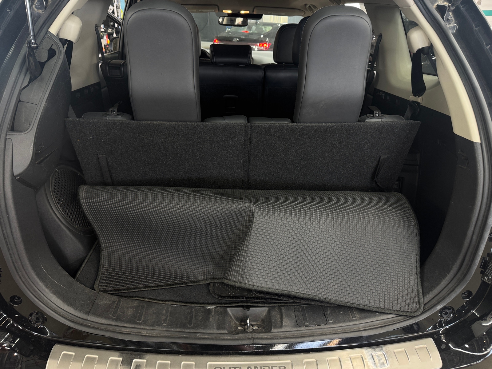 Thumbnail: 2019 Mitsubishi Outlander - 6