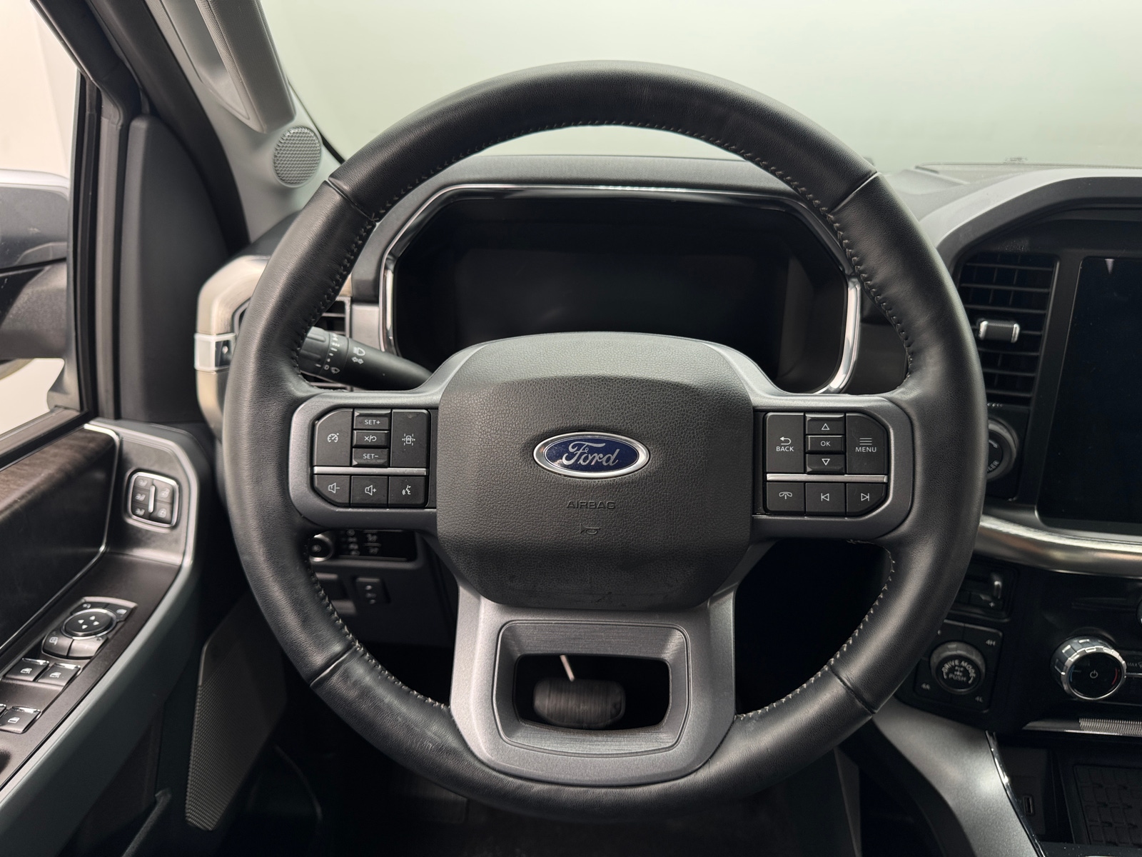 Thumbnail: 2023 Ford Econoline - 4