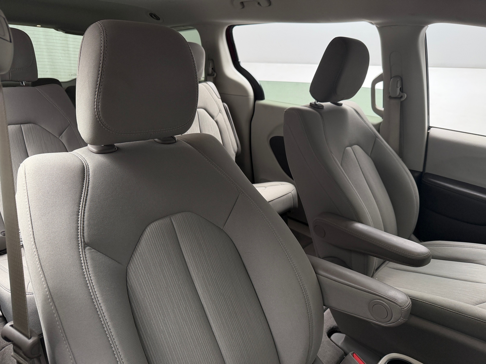 Thumbnail: 2021 Chrysler Voyager - 2