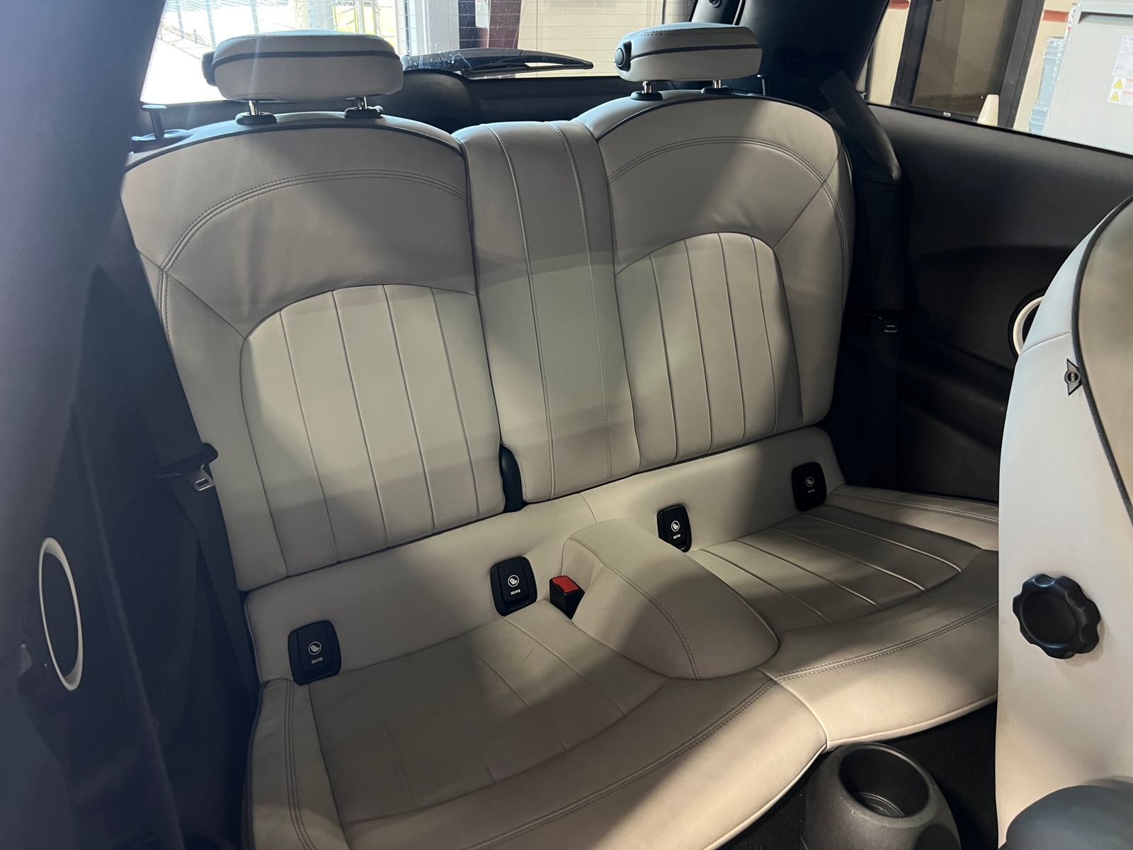 Thumbnail: 2015 MINI Cooper Hardtop - 5