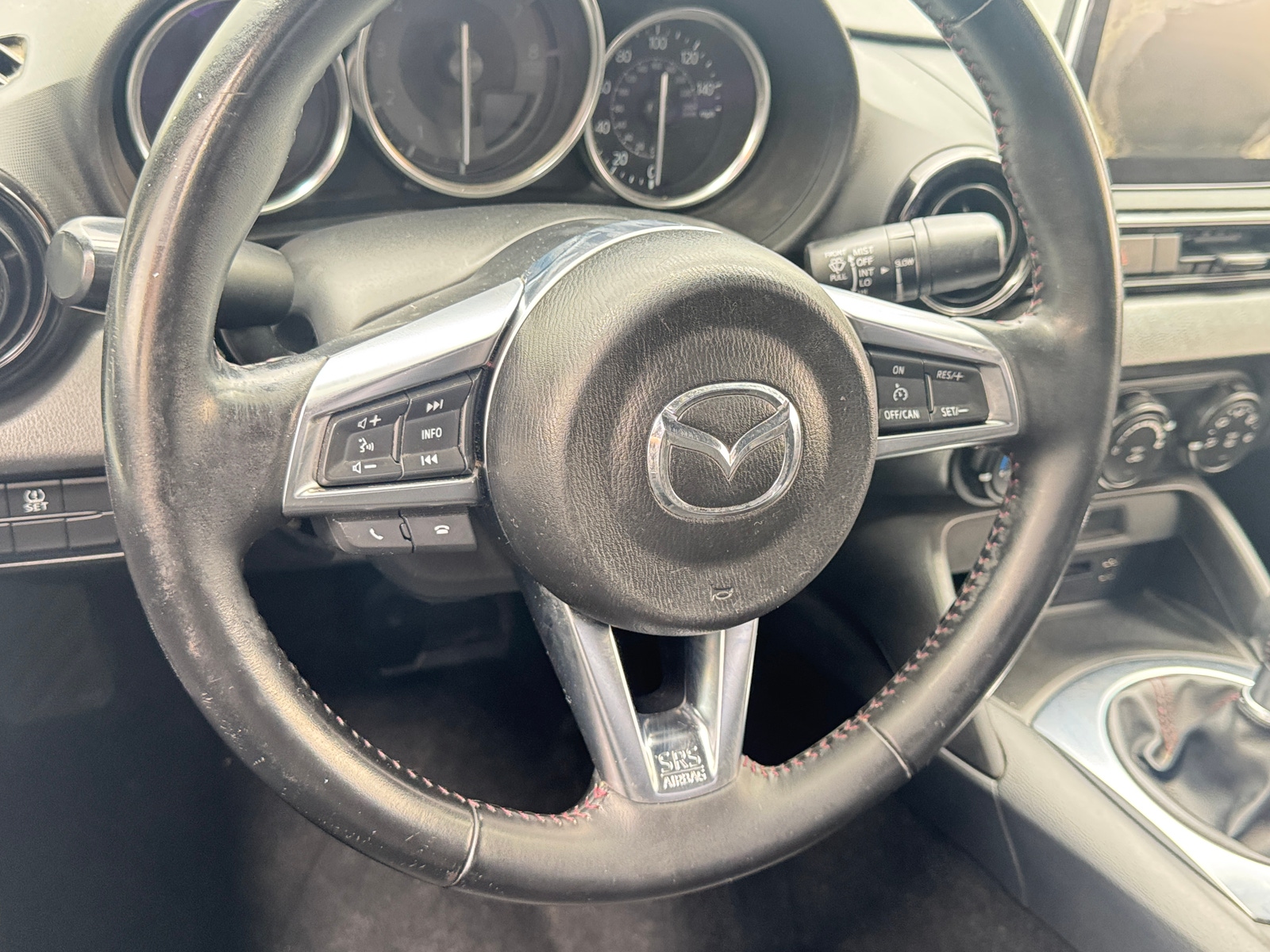Thumbnail: 2016 Mazda MX-5 Miata - 4