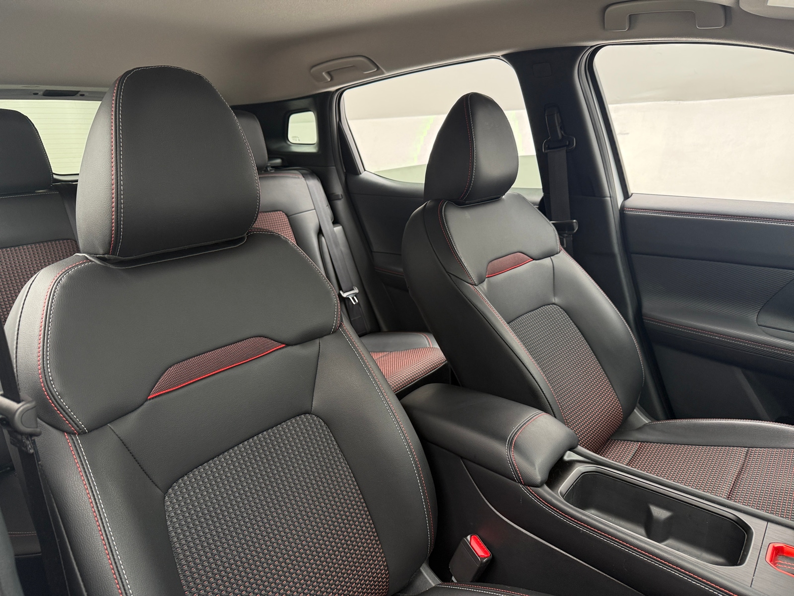 Thumbnail: 2025 Nissan Kicks - 2