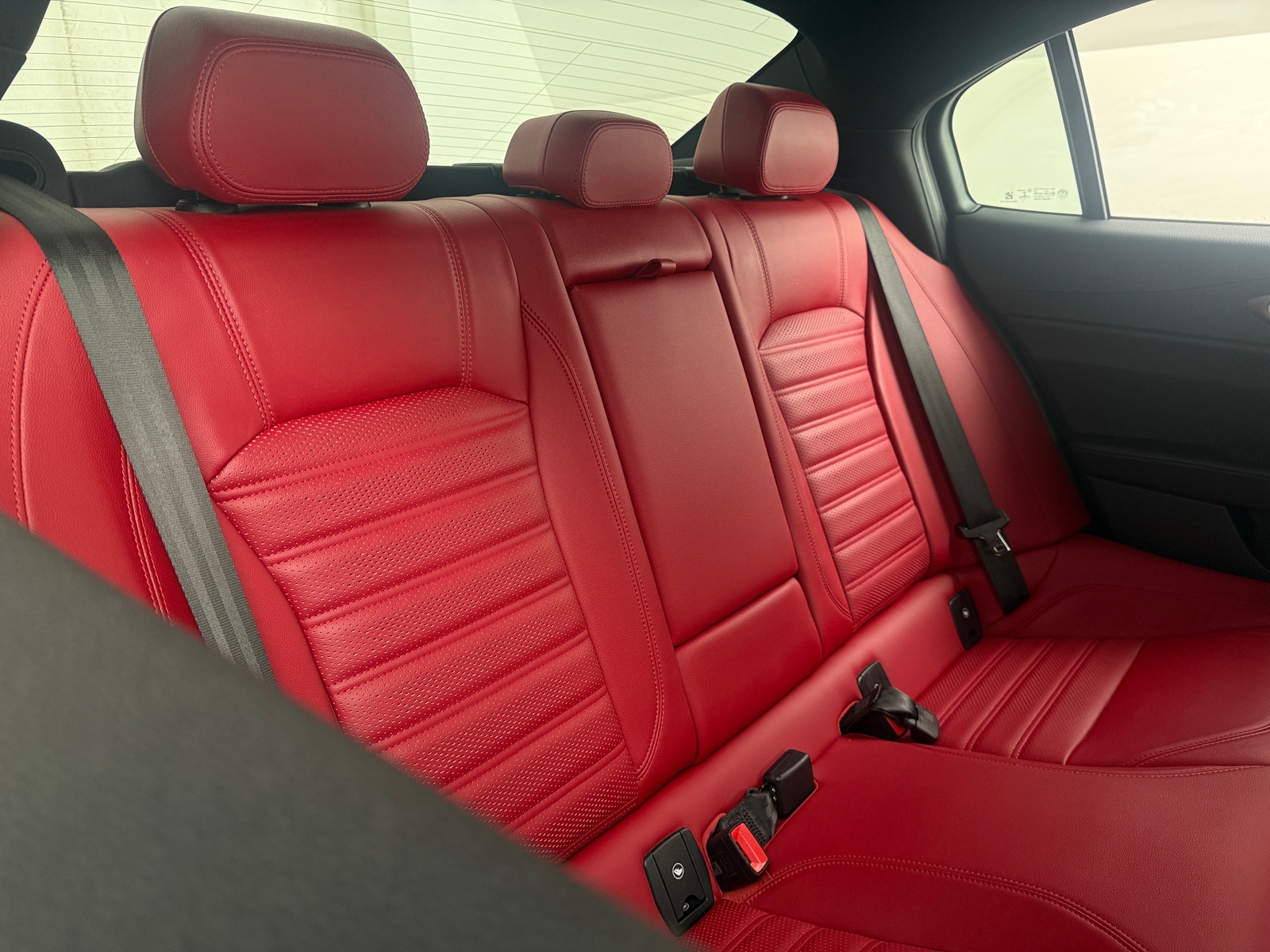 Thumbnail: 2022 Alfa Romeo Giulia - 5