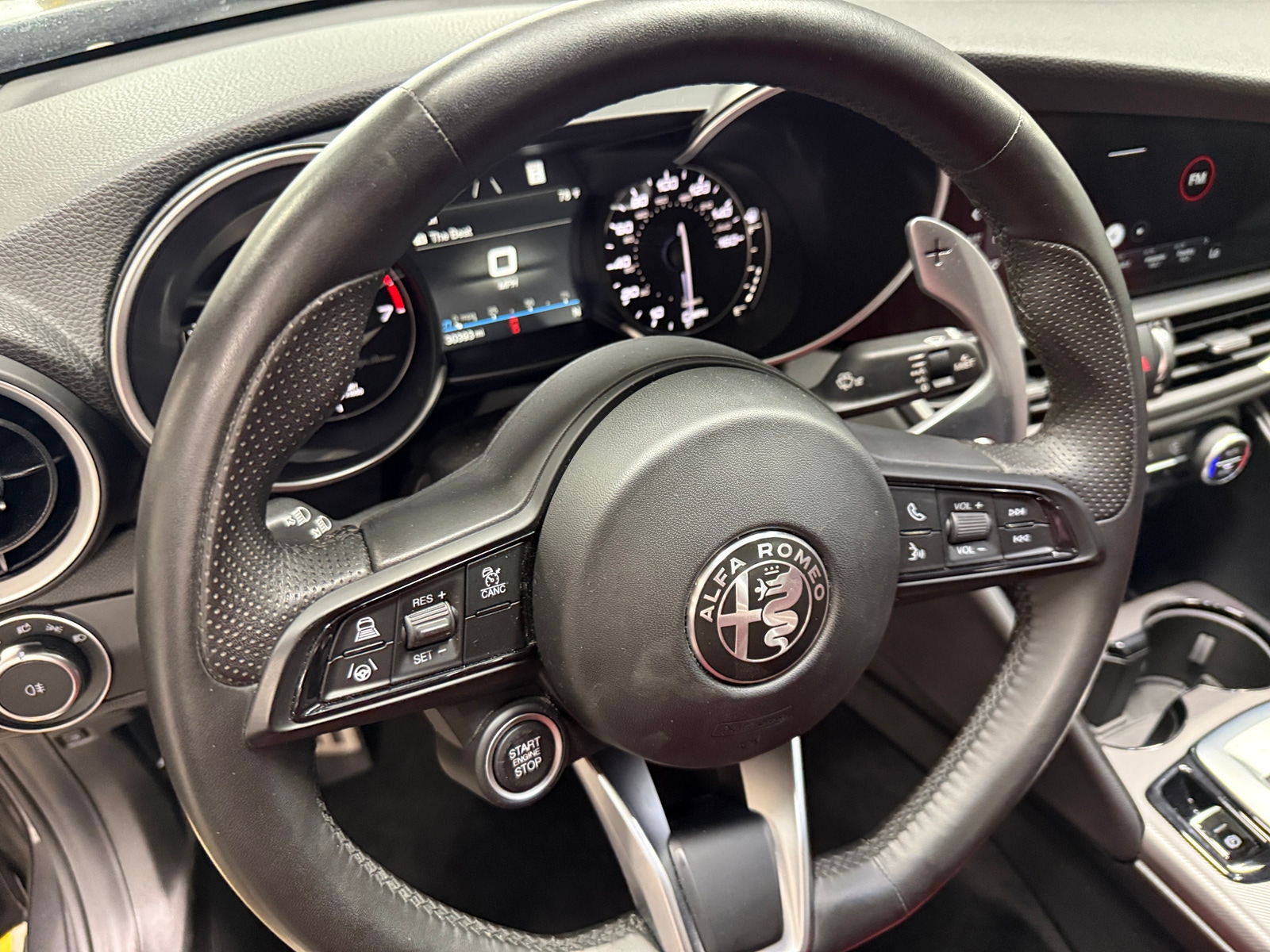 Thumbnail: 2022 Alfa Romeo Giulia - 4