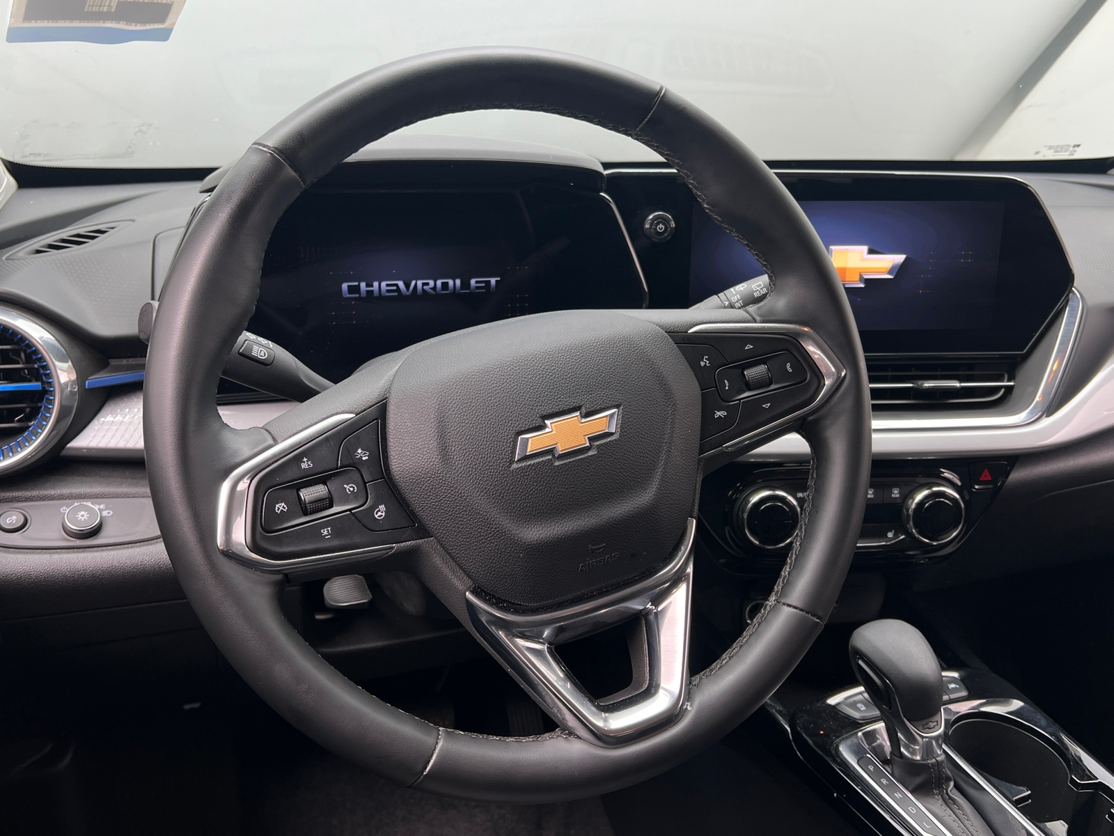Thumbnail: 2025 Chevrolet Trax - 5