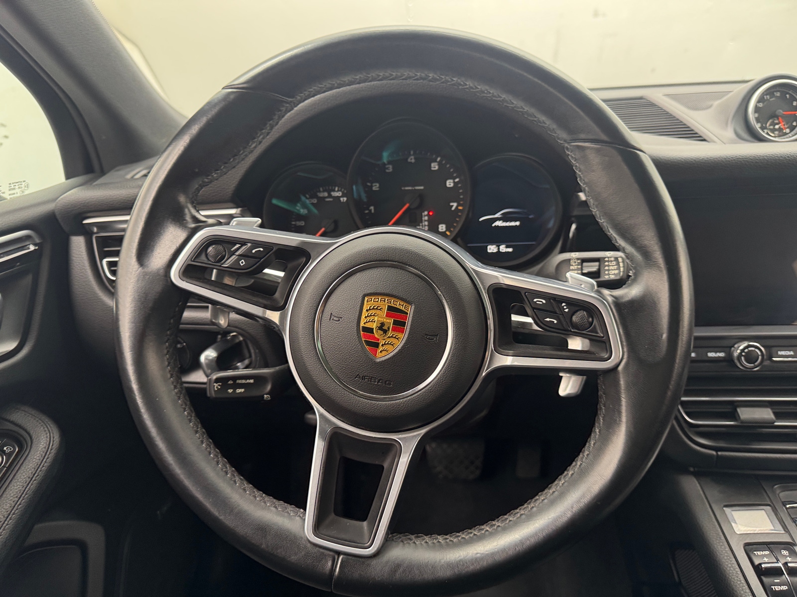 Thumbnail: 2021 Porsche Macan - 4