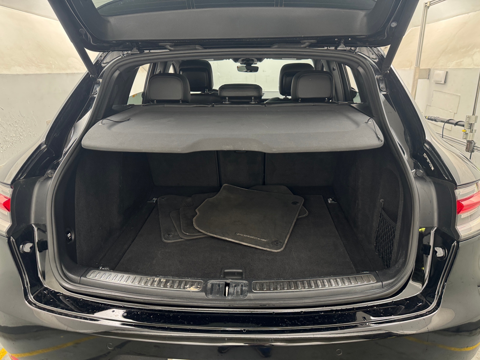 Thumbnail: 2021 Porsche Macan - 6