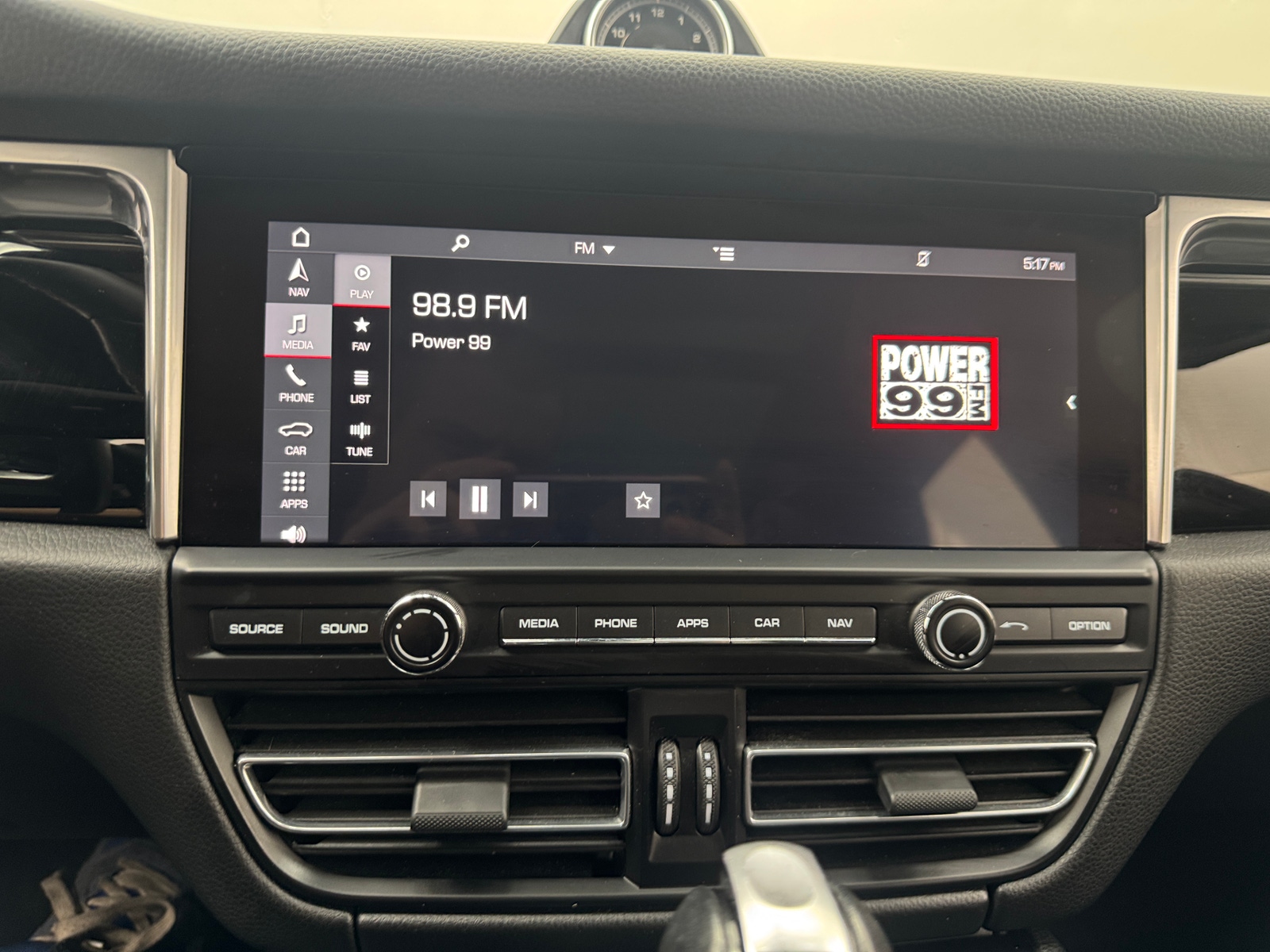 Thumbnail: 2021 Porsche Macan - 3